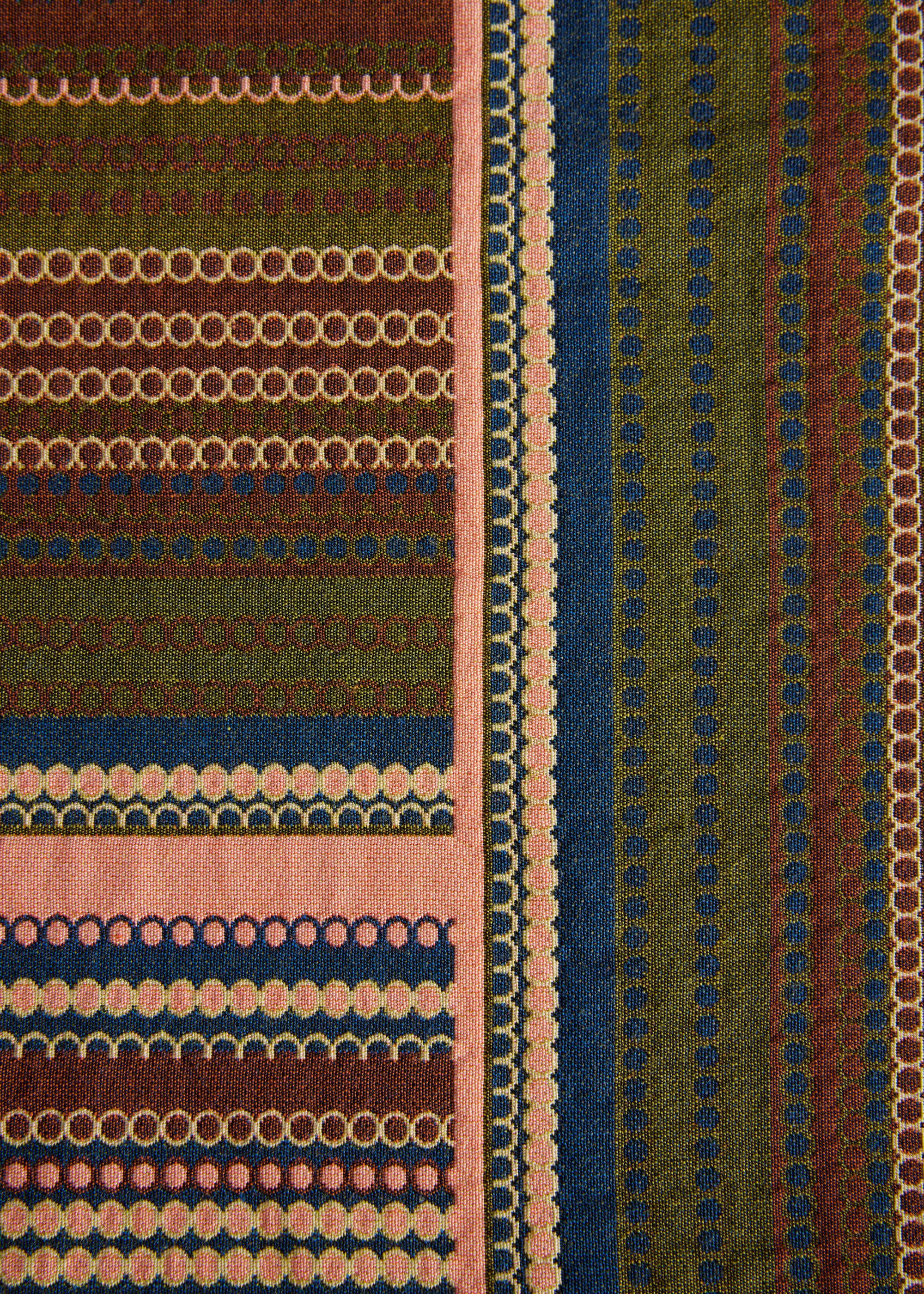 Gewebte Dekokissenhülle ELENA in Größe 40x40cm aus edlem Jacquard-Stoff mit geometrischem Muster in Grün