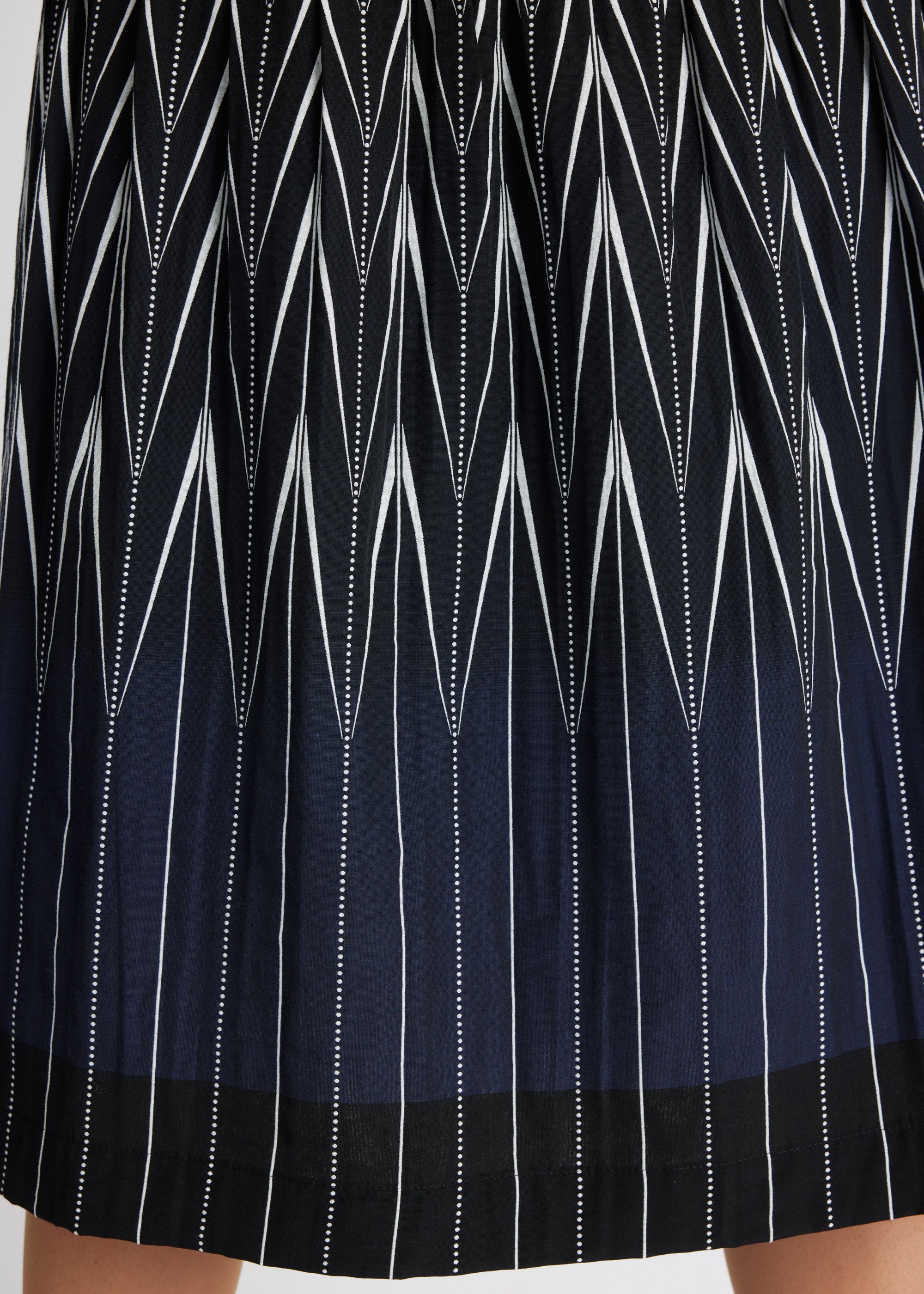 One Size Rock LONGERO-W in Midi-Länge mit Gummibund und Muster in Schwarz