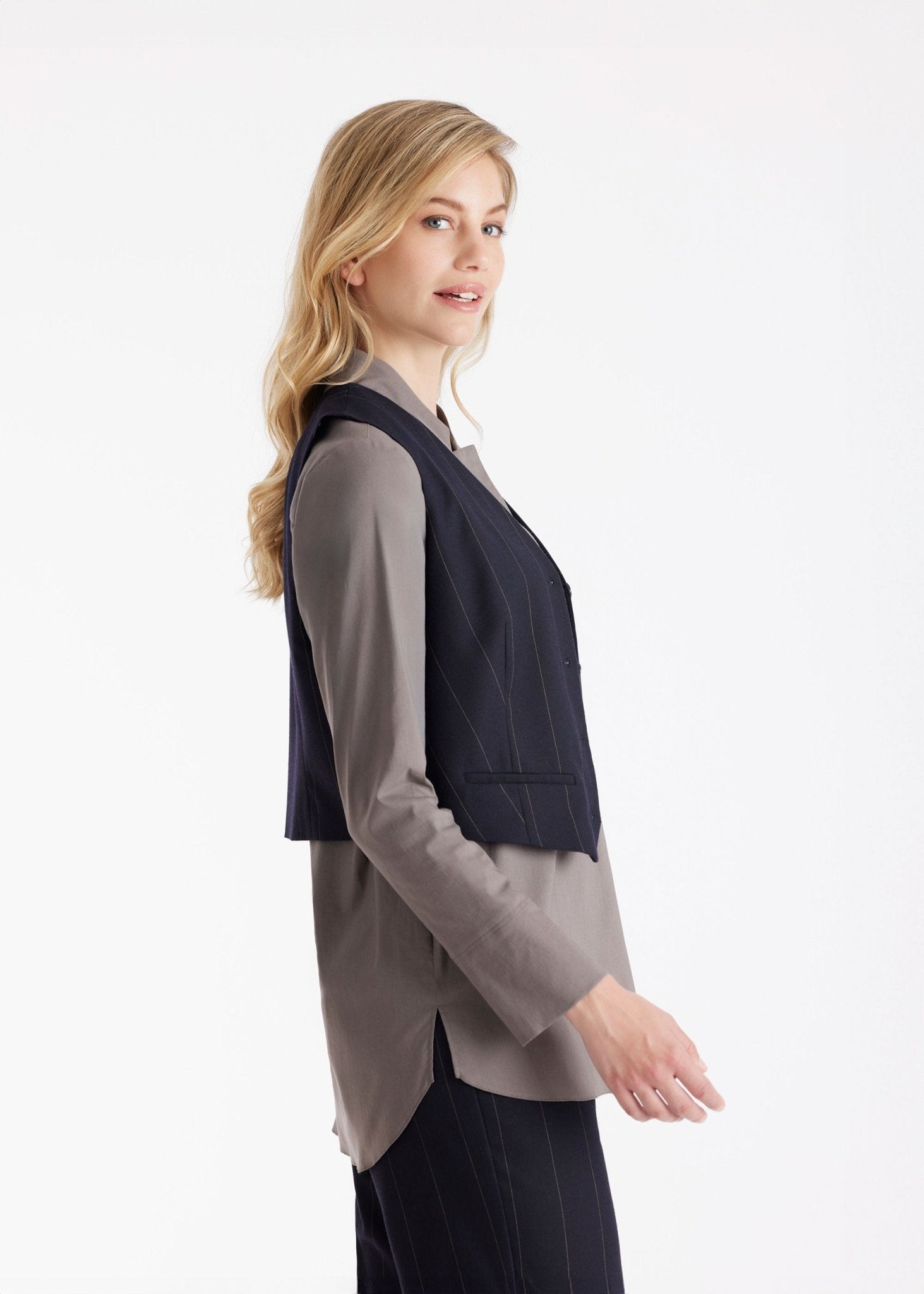 Anzugweste TESCAWE mit V-Ausschnitt, Knöpfen und Nadelstreifen in Dunkelblau