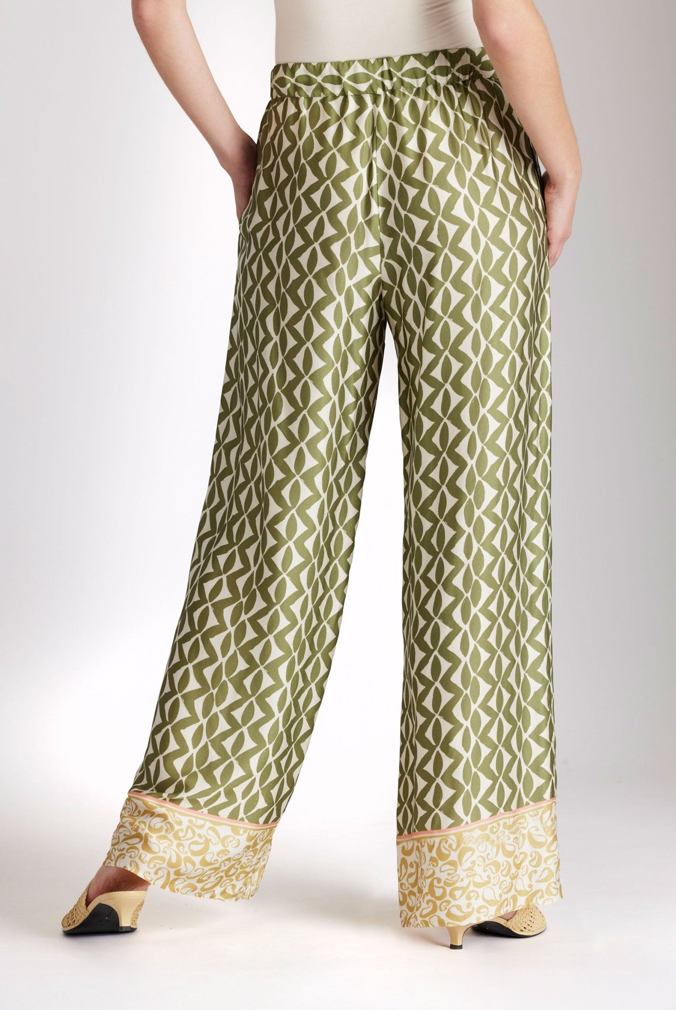 Coming Soon! Lange, legere Hose ZYTARI aus Viskose mit Gummibund - FOX'S - Fashion