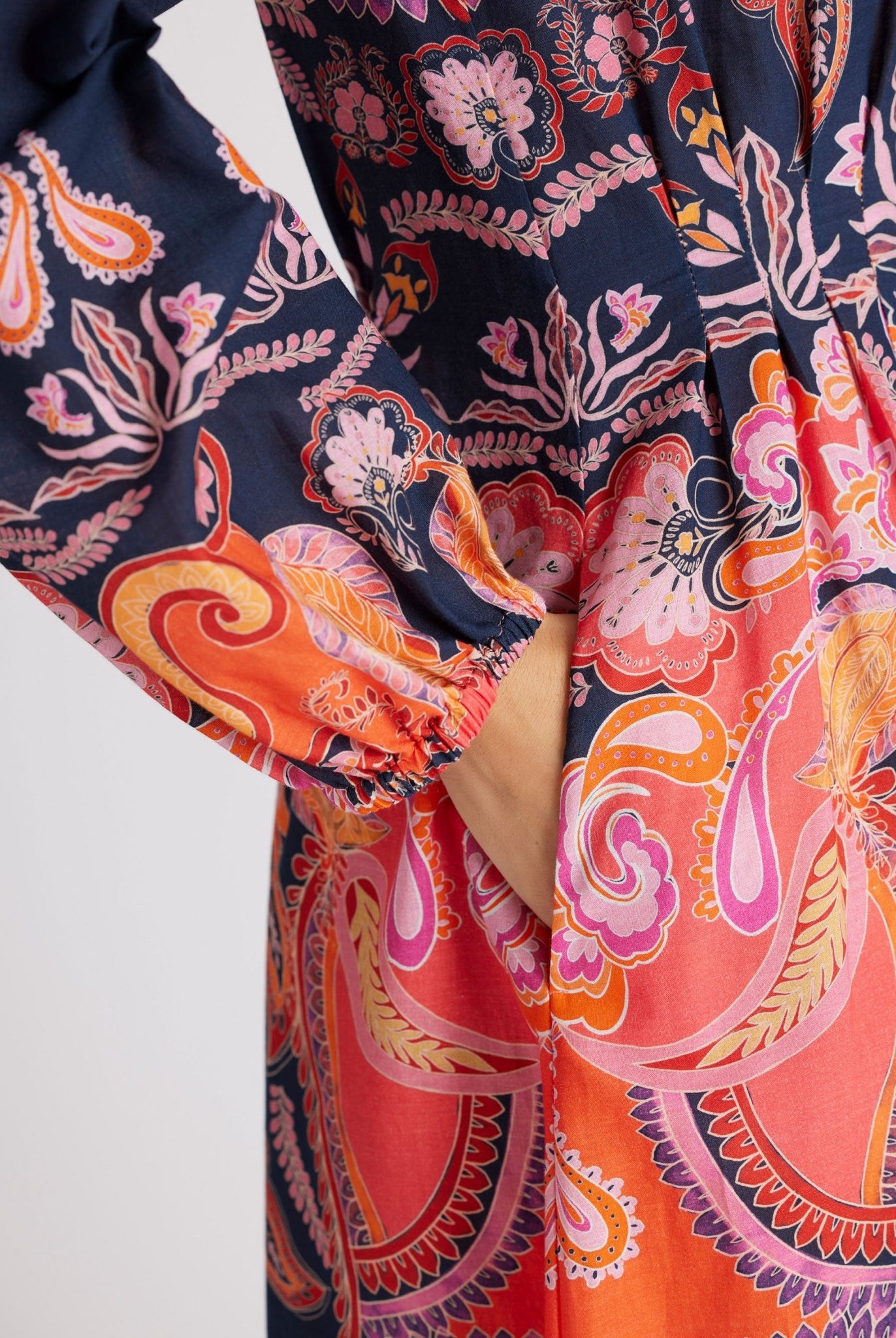 Coming Soon! Langes, tailliertes Kleid YIJE aus 100 % Baumwolle - FOX'S - Fashion