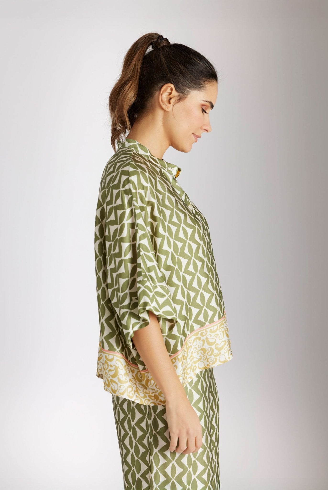 Coming Soon! Legere Bluse ZOTRINA aus Viskose mit Knopfleiste - FOX'S - Fashion