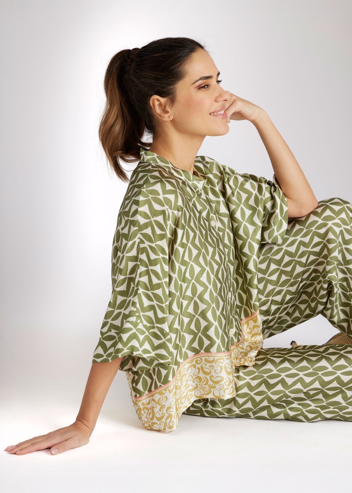 Coming Soon! Legere Bluse ZOTRINA aus Viskose mit Knopfleiste - FOX'S - Fashion