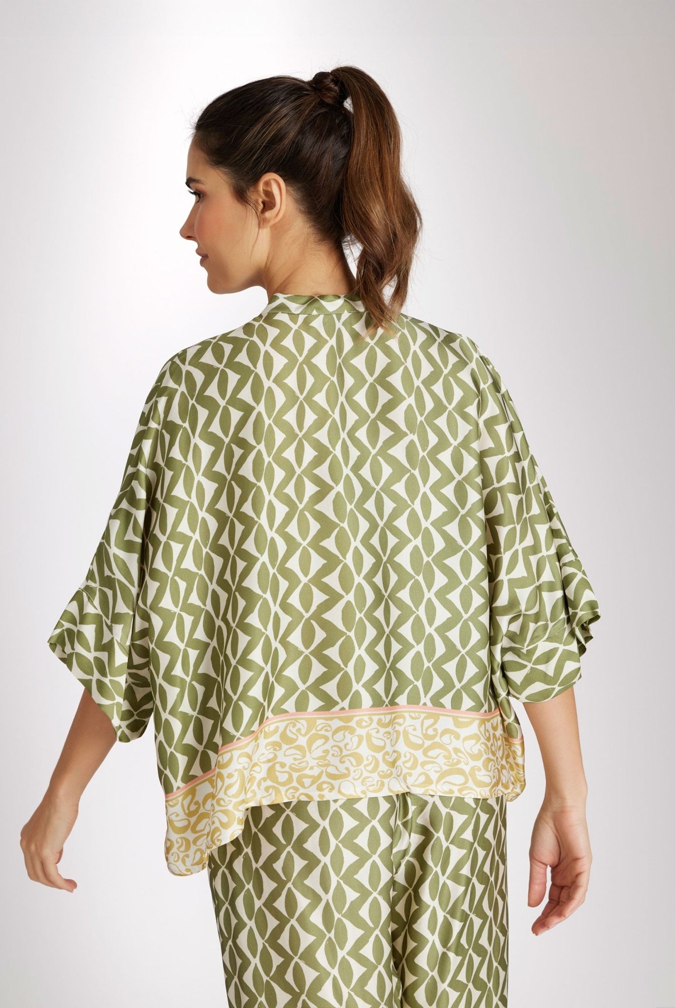 Coming Soon! Legere Bluse ZOTRINA aus Viskose mit Knopfleiste - FOX'S - Fashion