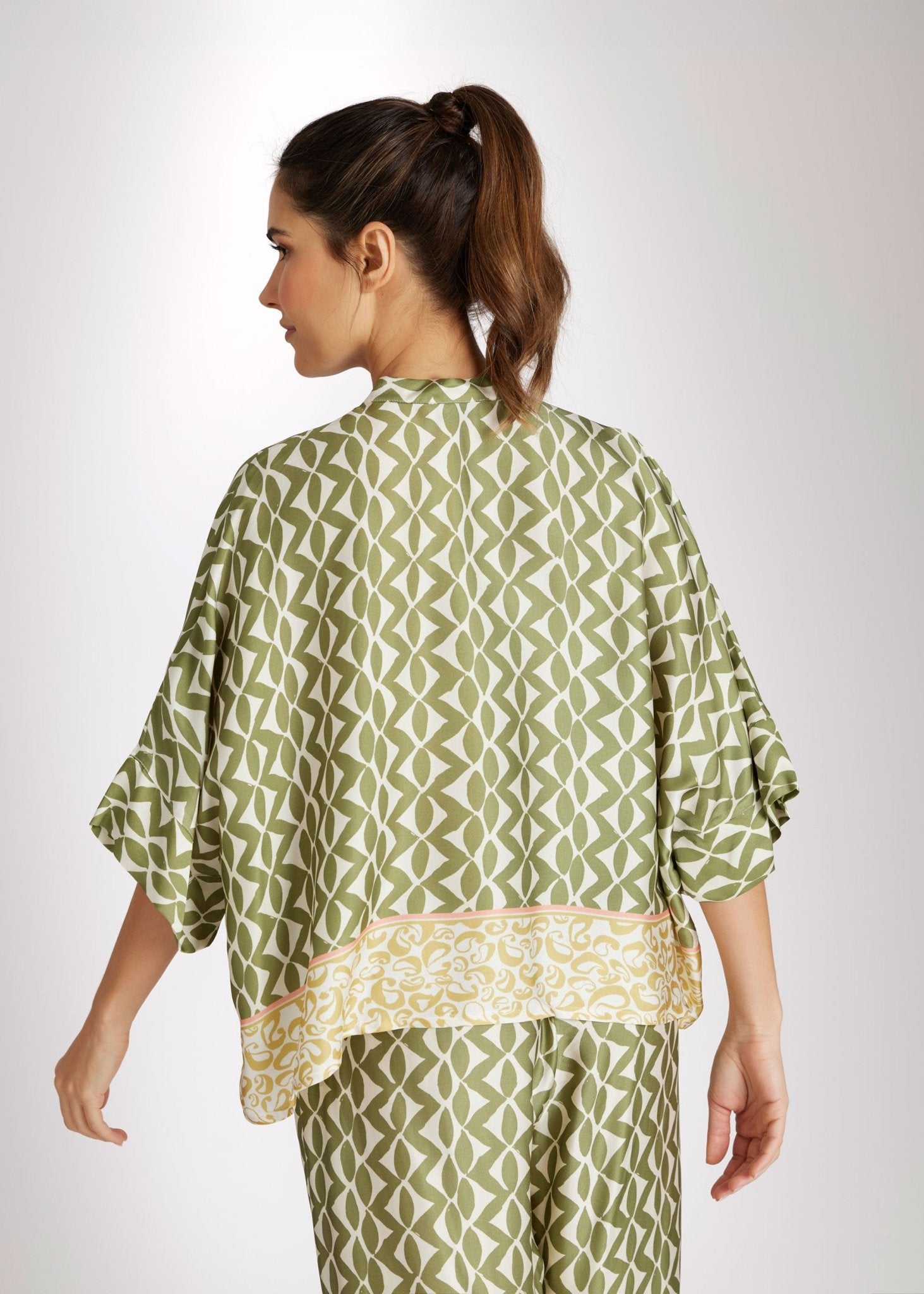 Coming Soon! Legere Bluse ZOTRINA aus Viskose mit Knopfleiste - FOX'S - Fashion