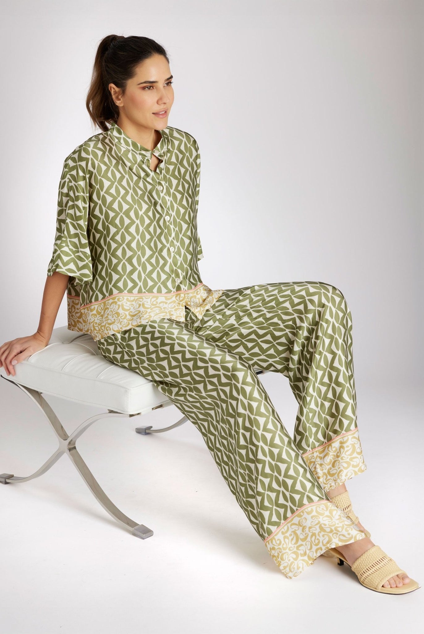 Coming Soon! Legere Bluse ZOTRINA aus Viskose mit Knopfleiste - FOX'S - Fashion