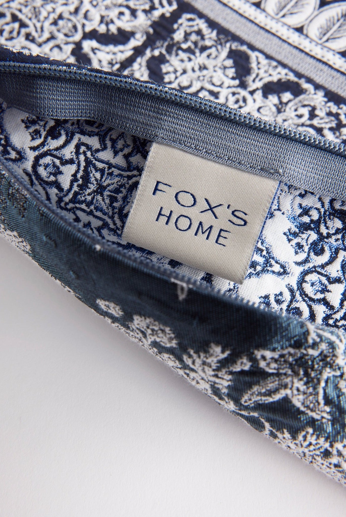 Gewebte Dekokissenhülle EVELIN in edlem Jacquard aus Baumwoll - Viskose - Mix - FOX'S - Fashion