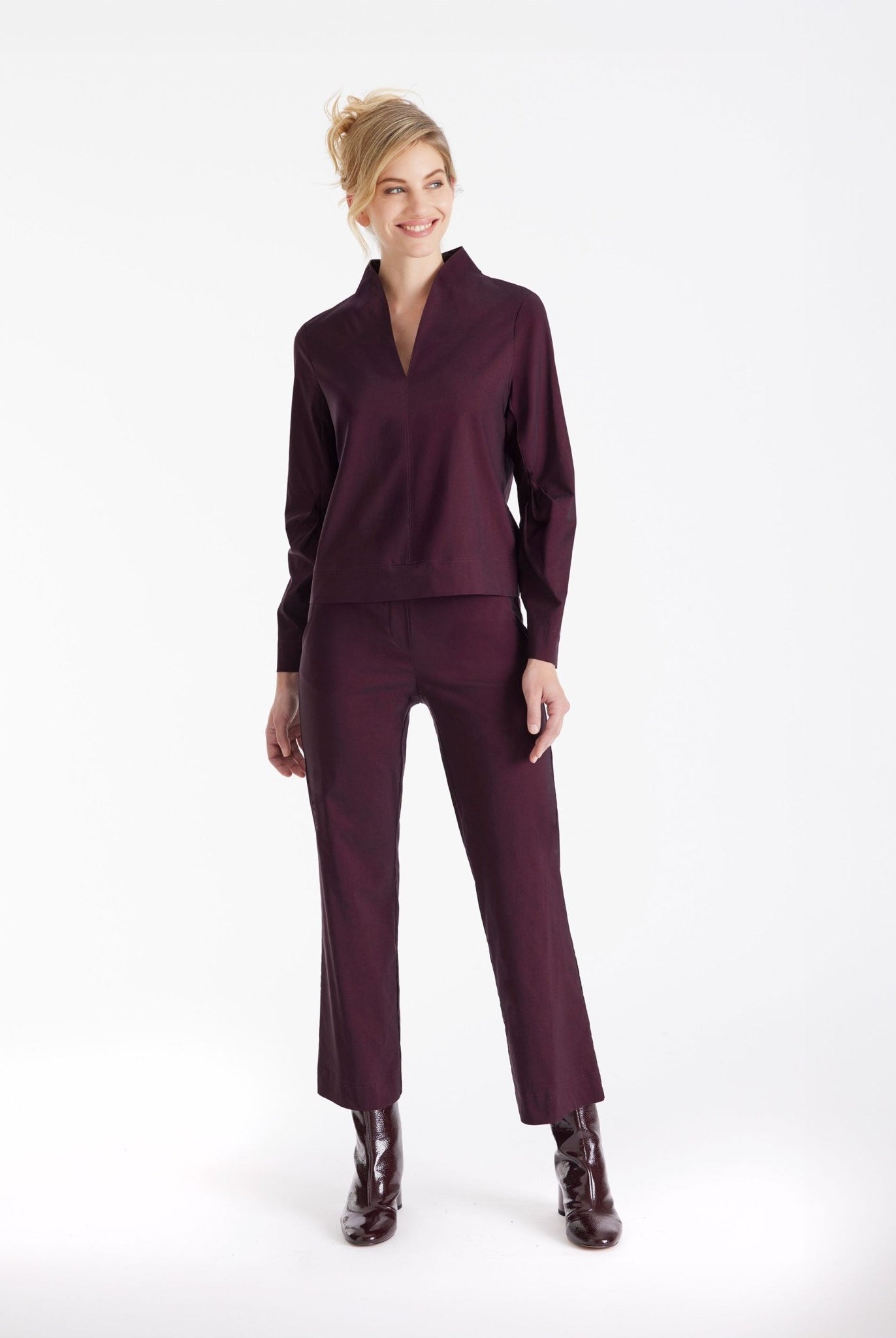 Hose JISTRA in 7/8-Länge mit geradem Bein und seitlichen Eingrifftaschen in Dunkelrot