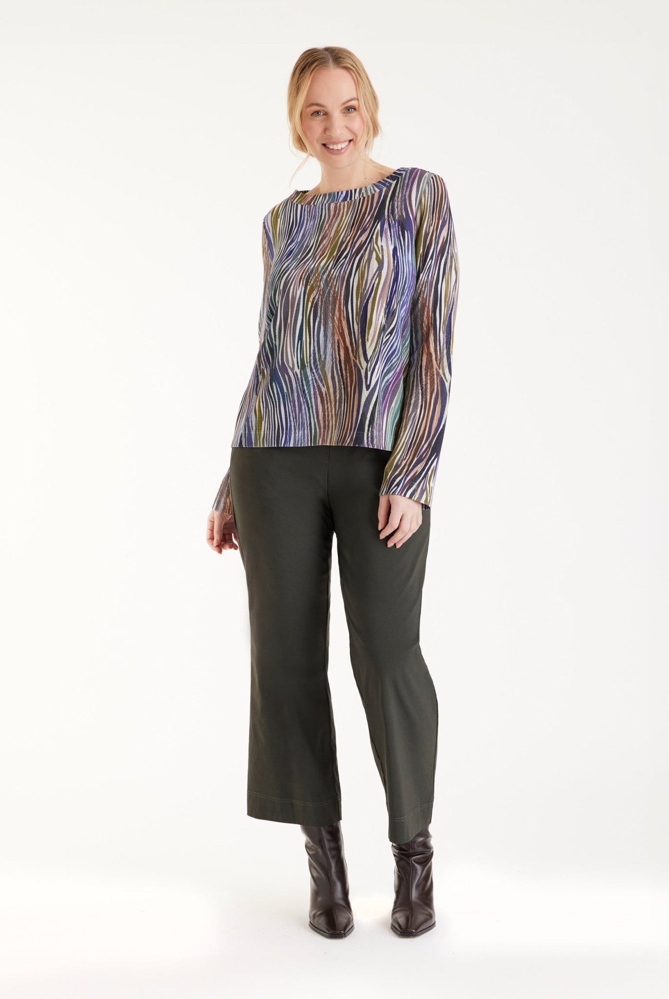 Hose JISTRA in 7/8-Länge mit geradem Bein und seitlichen Eingrifftaschen in Khakigrün