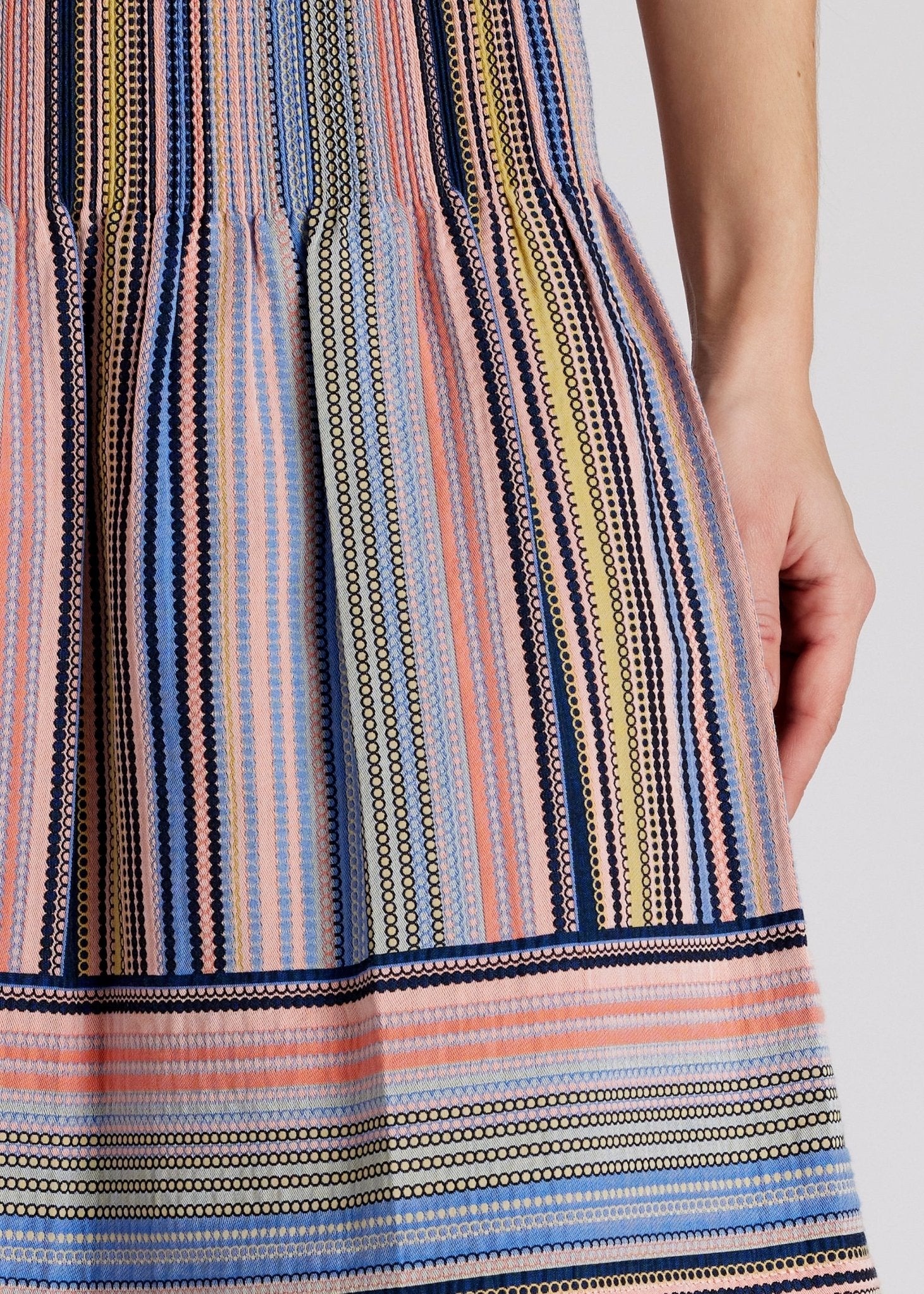 Kurzer One Size Rock LACROS-S mit Gummibund und Streifenmuster in Orange