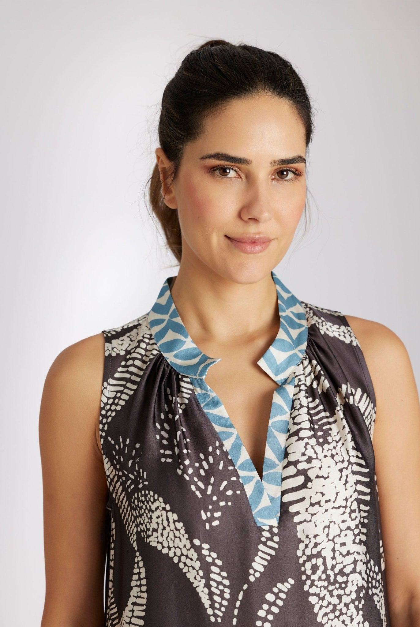 Kurzes Kleid ZYKADI aus Viskose in A - Linie - FOX'S - Fashion