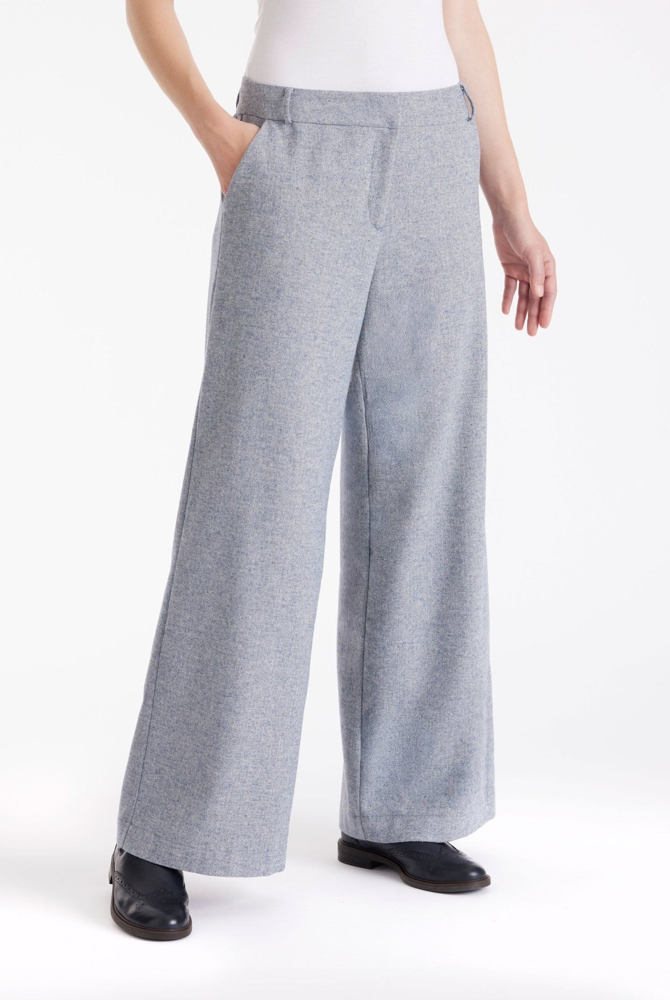 Hose YOTUKA mit geradem Bein und Eingrifftaschen in Blau