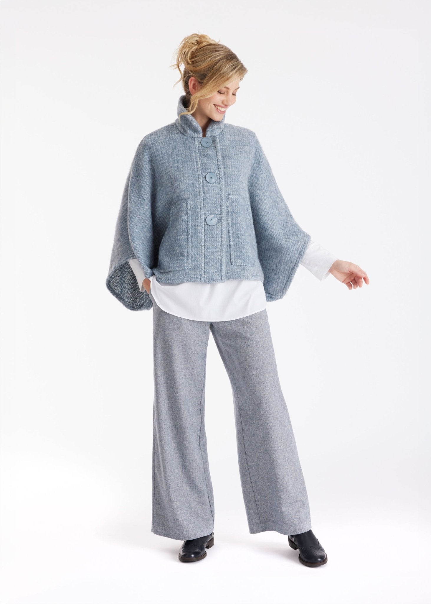 Hose YOTUKA mit geradem Bein und Eingrifftaschen in Blau