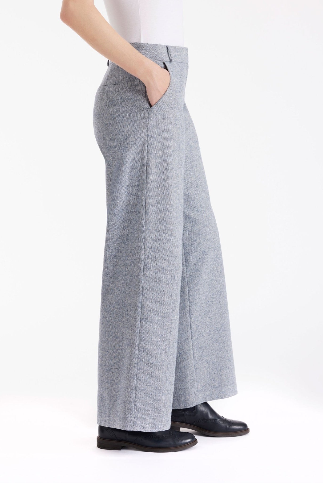 Hose YOTUKA mit geradem Bein und Eingrifftaschen in Blau