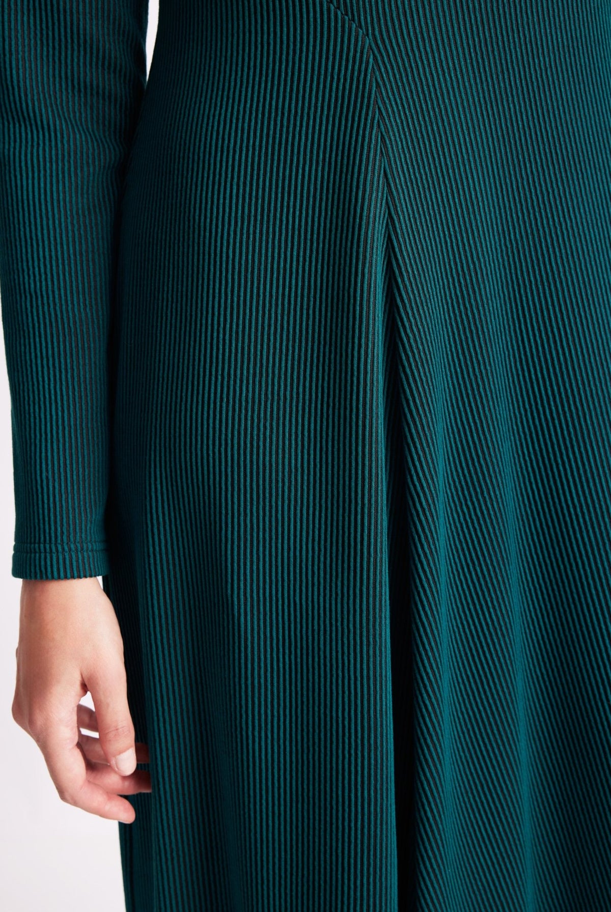 Langes Kleid PETRONO aus fein geripptem Viskose-Mix in A-Linie - FOX'S-Fashion