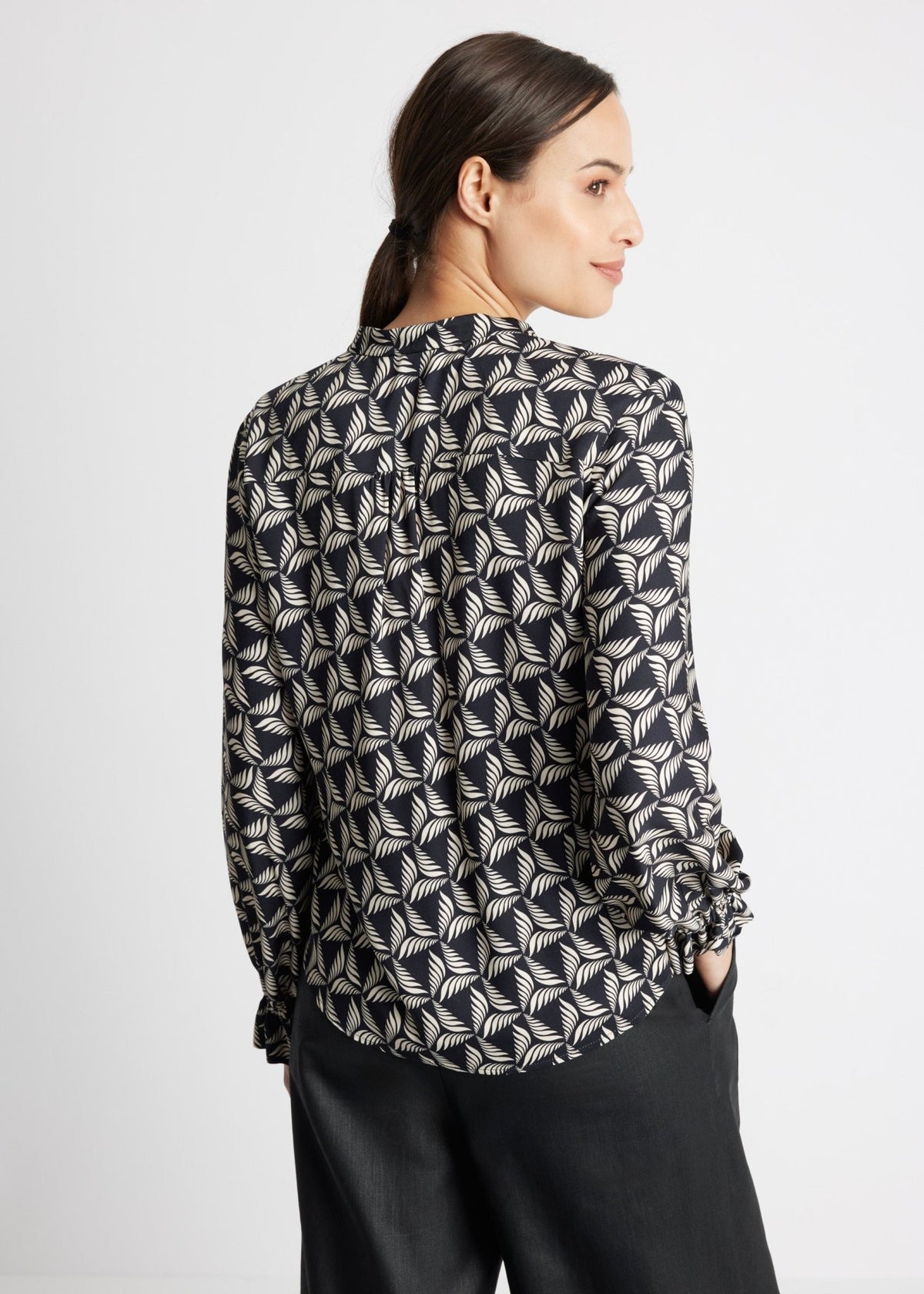 Legere Bluse VALYRA aus 100 % Viskose - FOX'S-Fashion