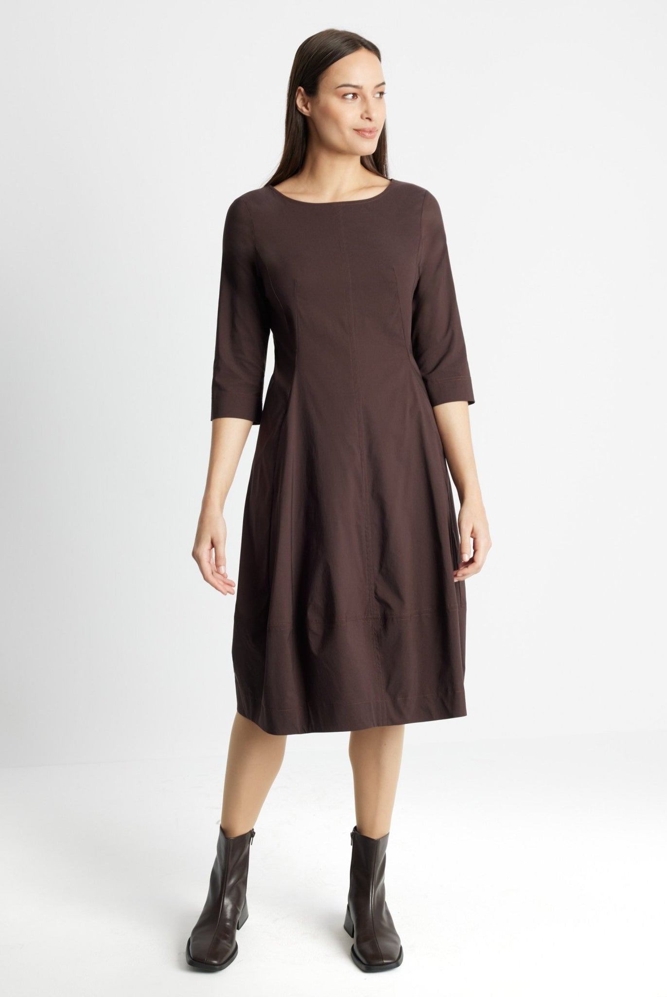 Midi-Kleid JAROBO aus Viskose-Mix mit leichter O-Form - FOX'S-Fashion