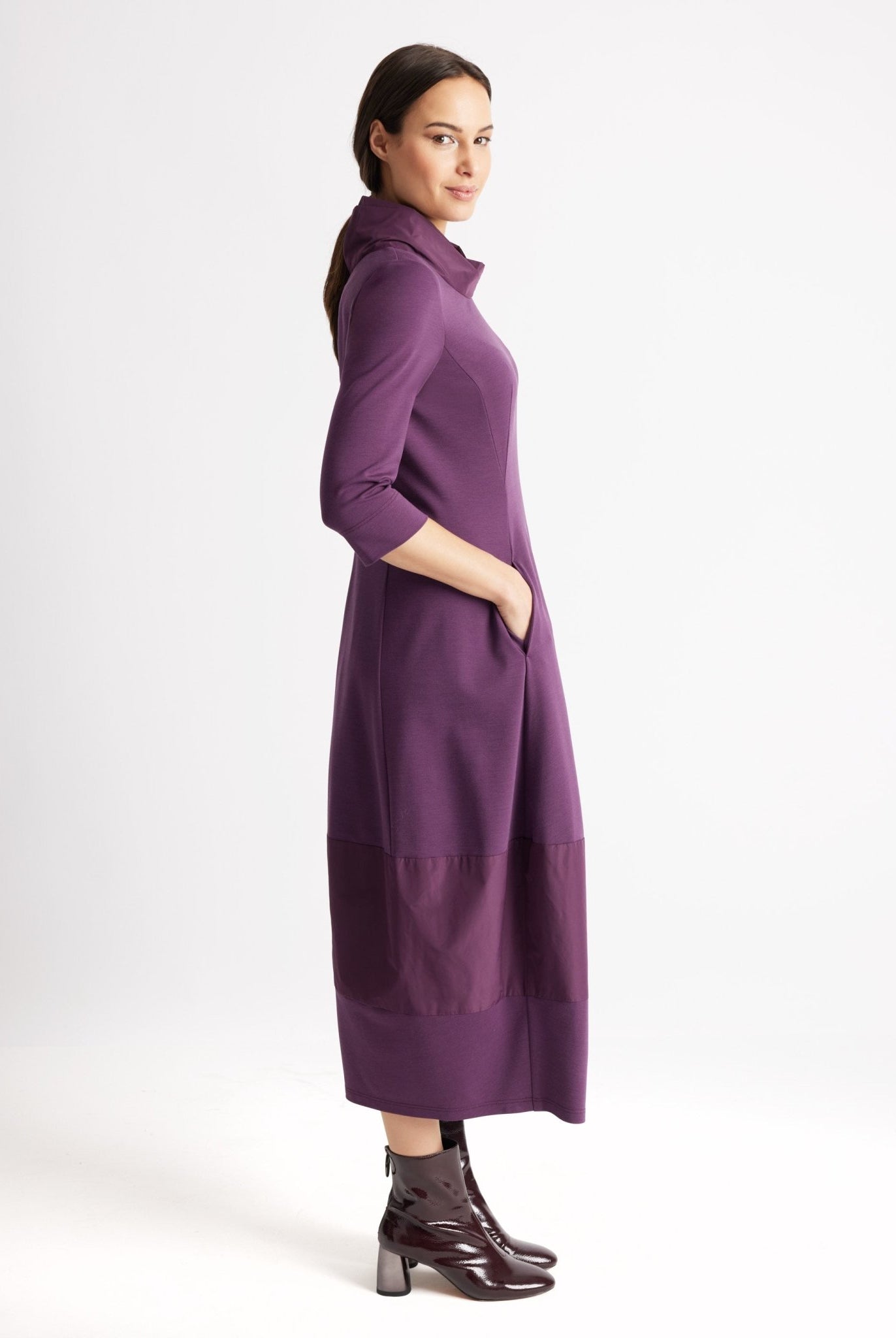Midi-Kleid SIROBO im Patch aus Viskosejersey und Taft mit O-Form - FOX'S-Fashion