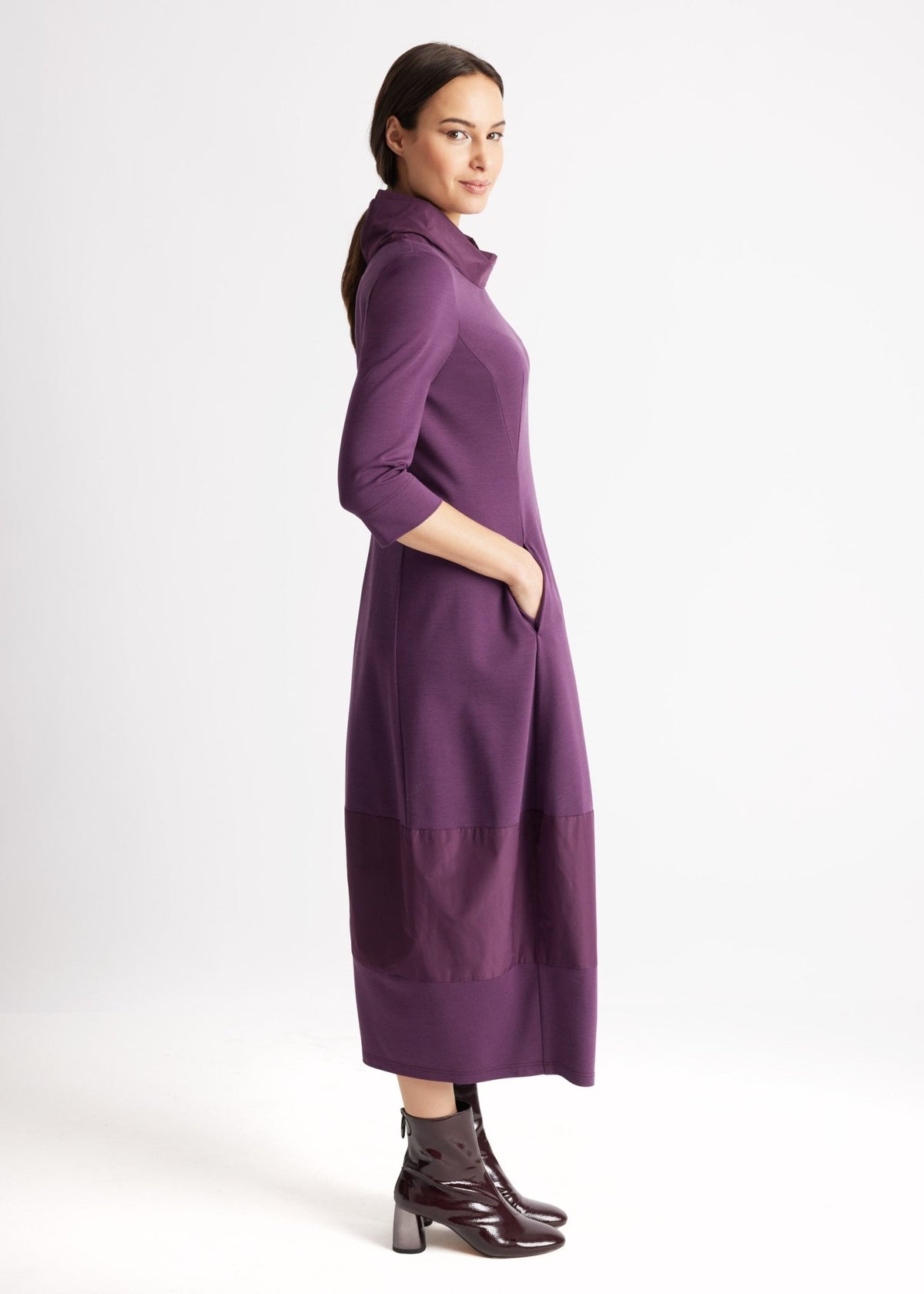 Midi-Kleid SIROBO im Patch aus Viskosejersey und Taft mit O-Form - FOX'S-Fashion
