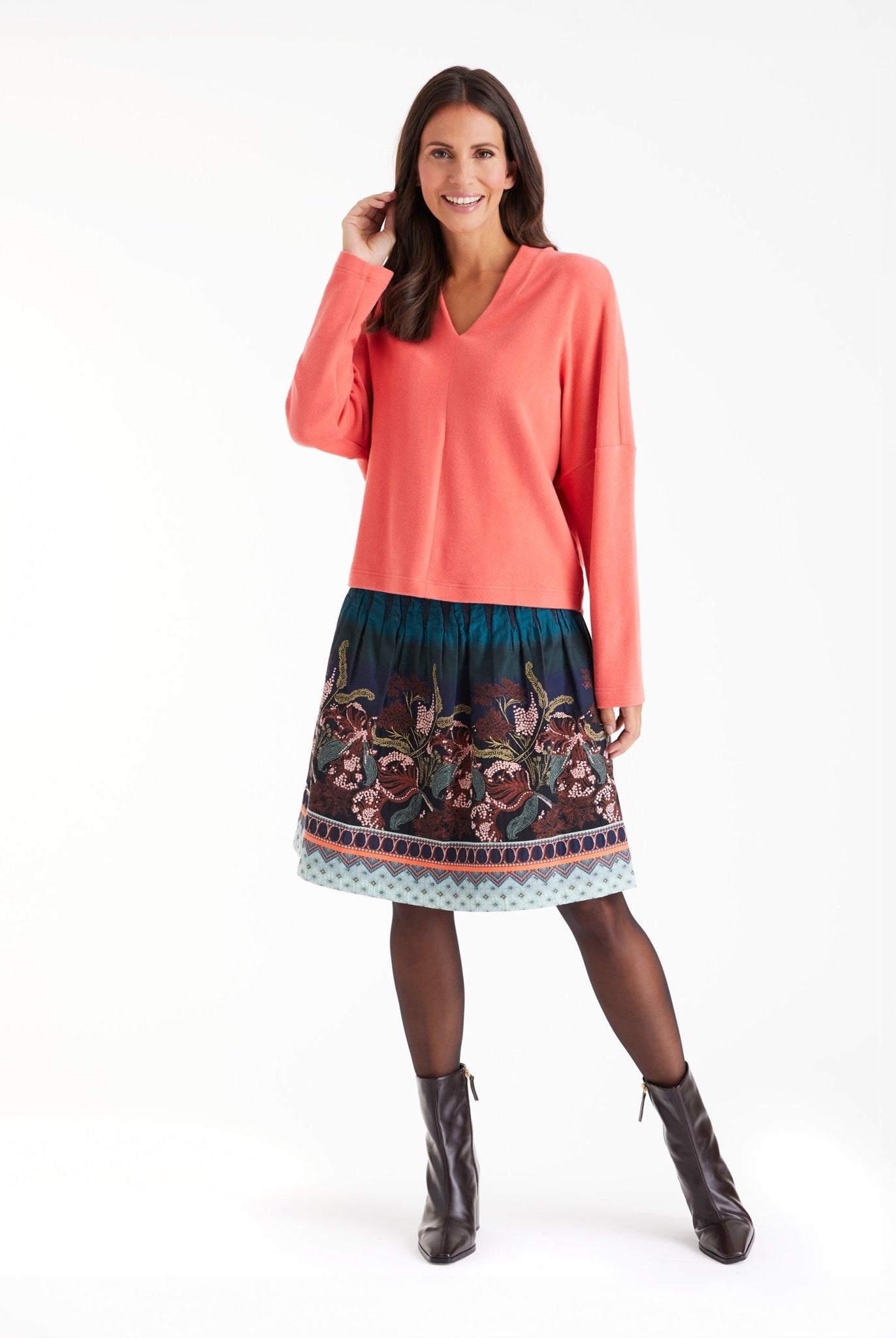 Pullover FEALIA mit V-Ausschnitt und langen Armen in Orange