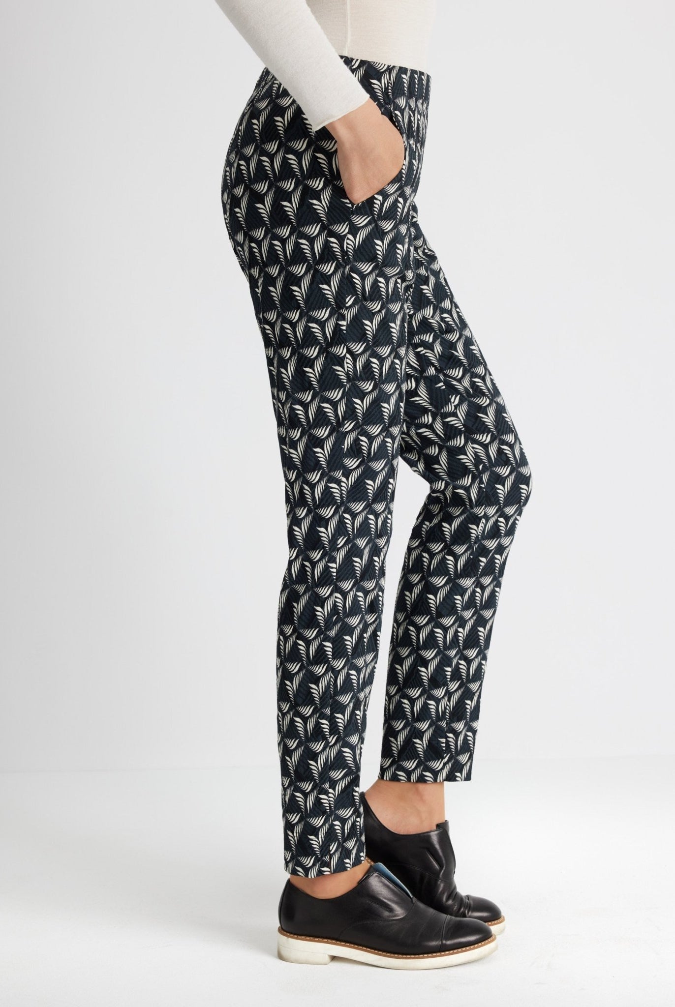 Schmale Hose ENESTRA aus Viskose-Mix mit Gummibund - FOX'S-Fashion