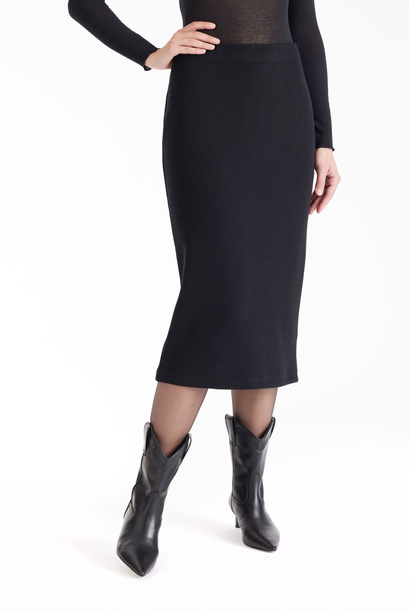 Rock HAGURO mit schmaler Passform und Gummibund in Schwarz