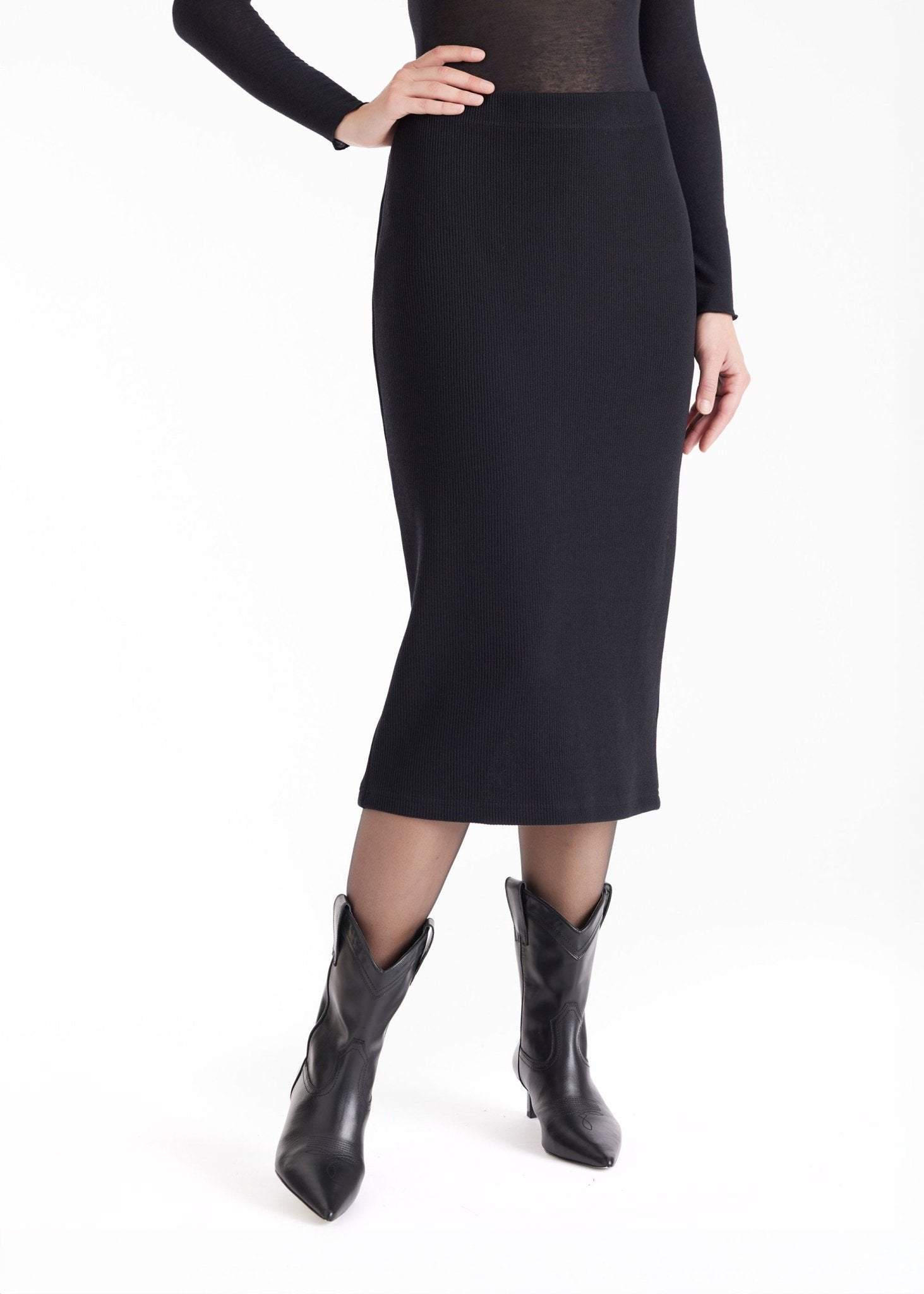 Rock HAGURO mit schmaler Passform und Gummibund in Schwarz