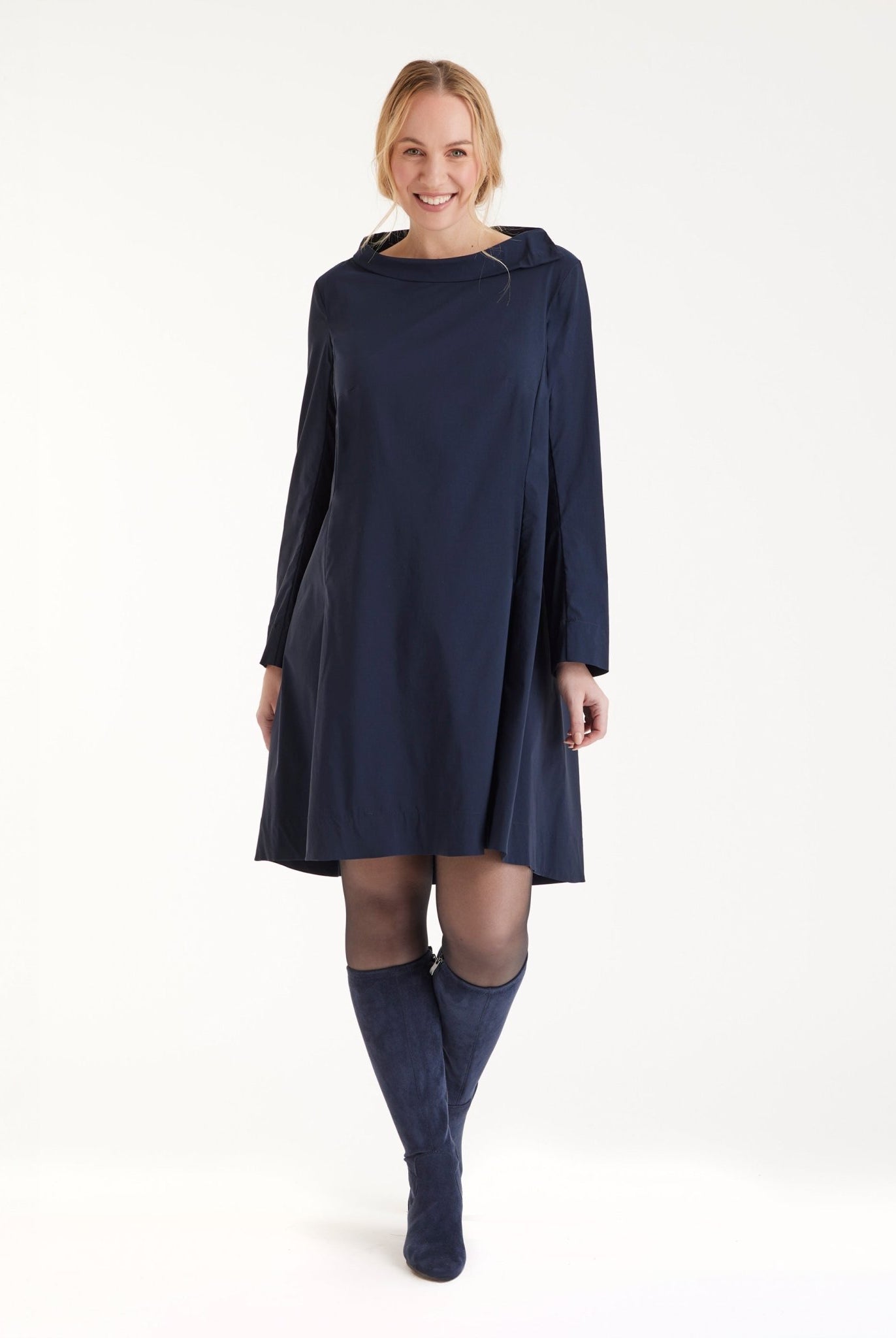 Kurze Tunika JUNIKA mit Kragen, langen Armen und seitlichen Eingrifftaschen in Dunkelblau