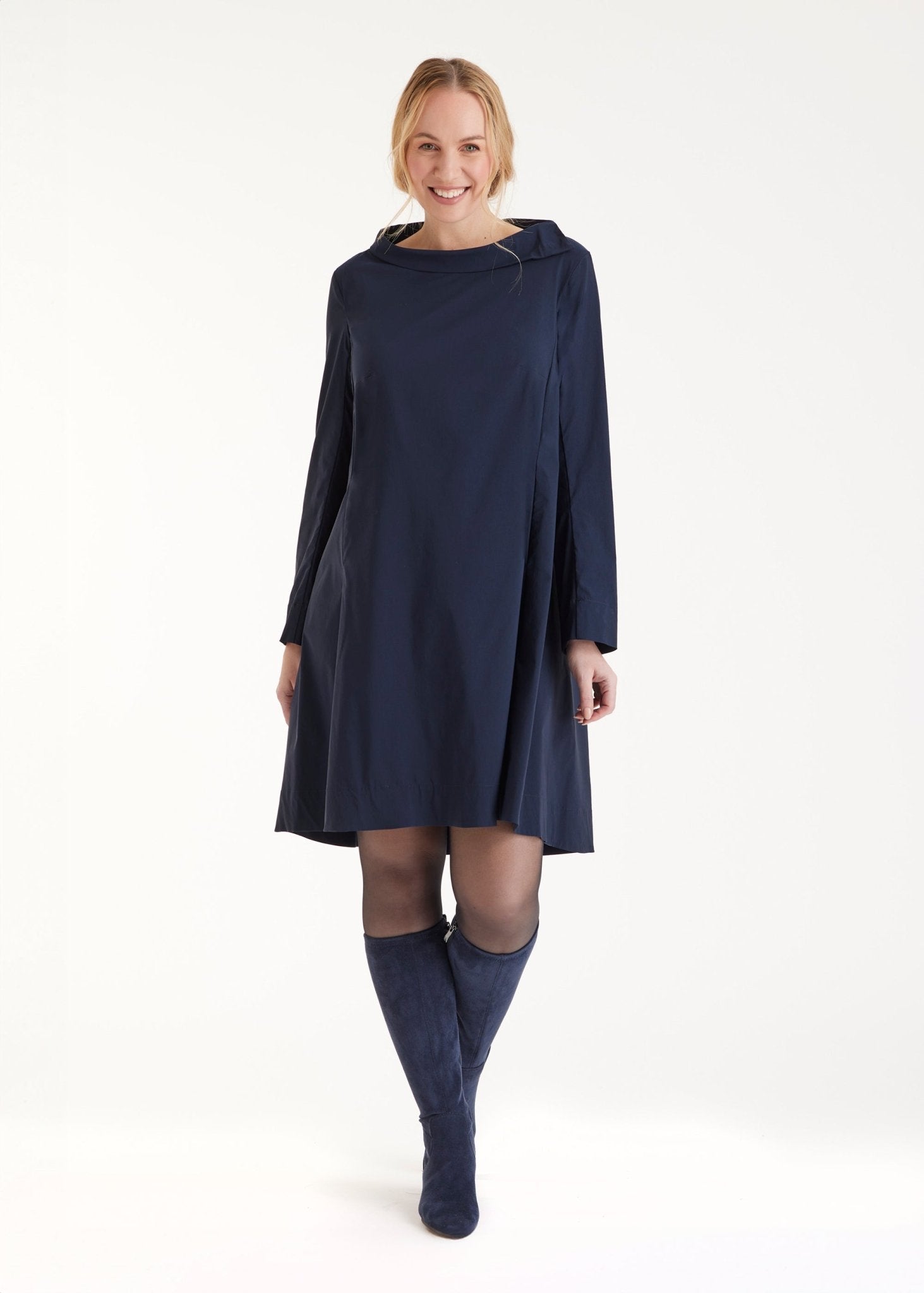 Kurze Tunika JUNIKA mit Kragen, langen Armen und seitlichen Eingrifftaschen in Dunkelblau
