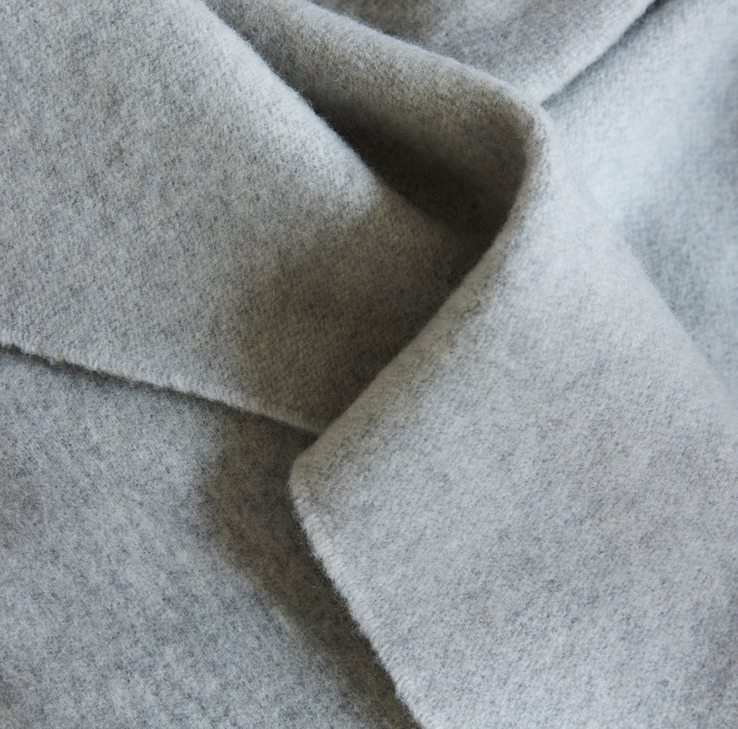 Weiche Decke LANA aus extrafeiner Schurwolle in Doubleface - Machart - FOX'S - Fashion