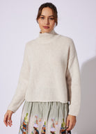Legerer Strickpullover DEROLY mit hohem Kragen und langen Ärmeln in Beige