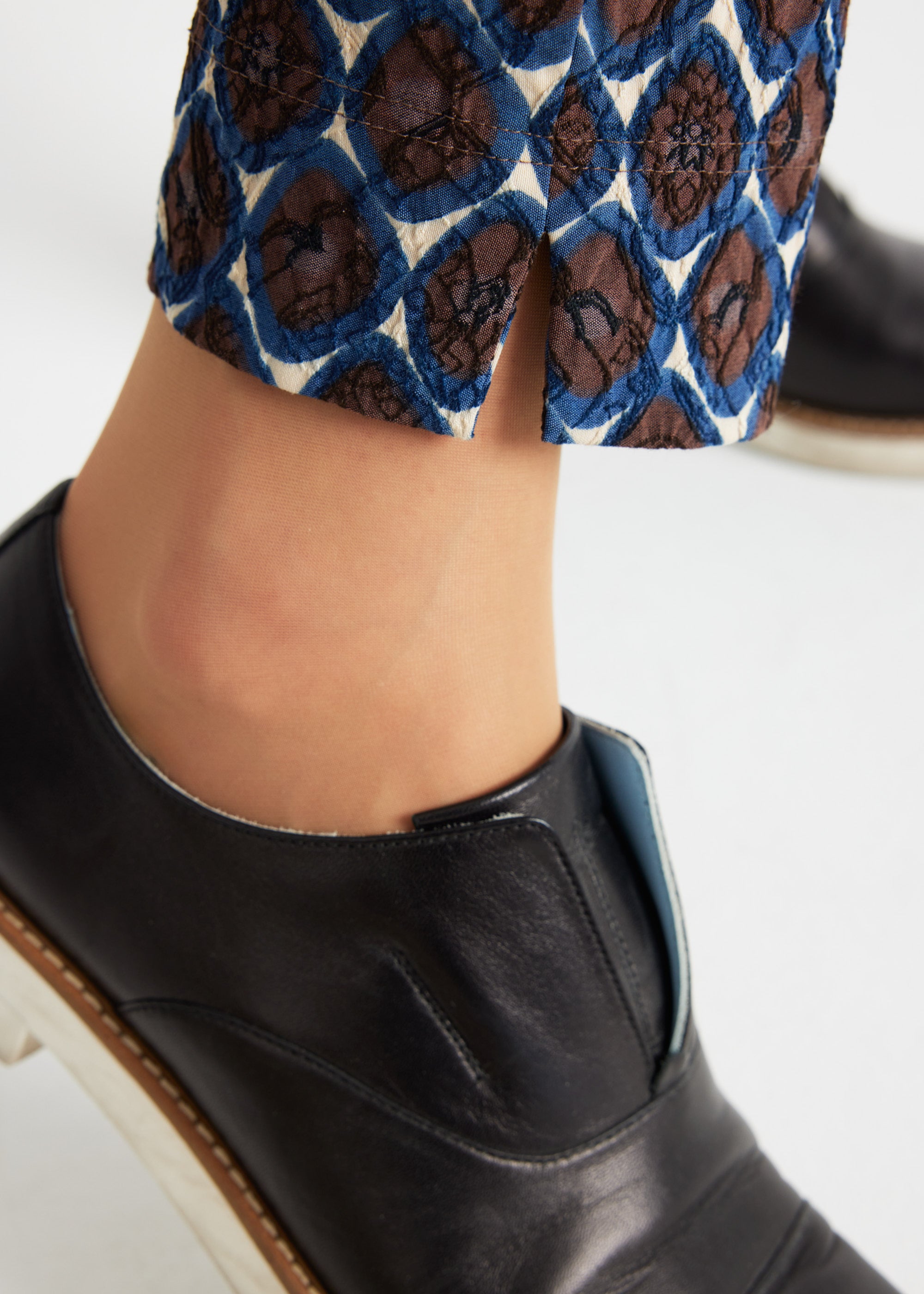 Schmale Hose ENESTRA aus Viskose-Mix mit Gummibund - FOX'S-Fashion