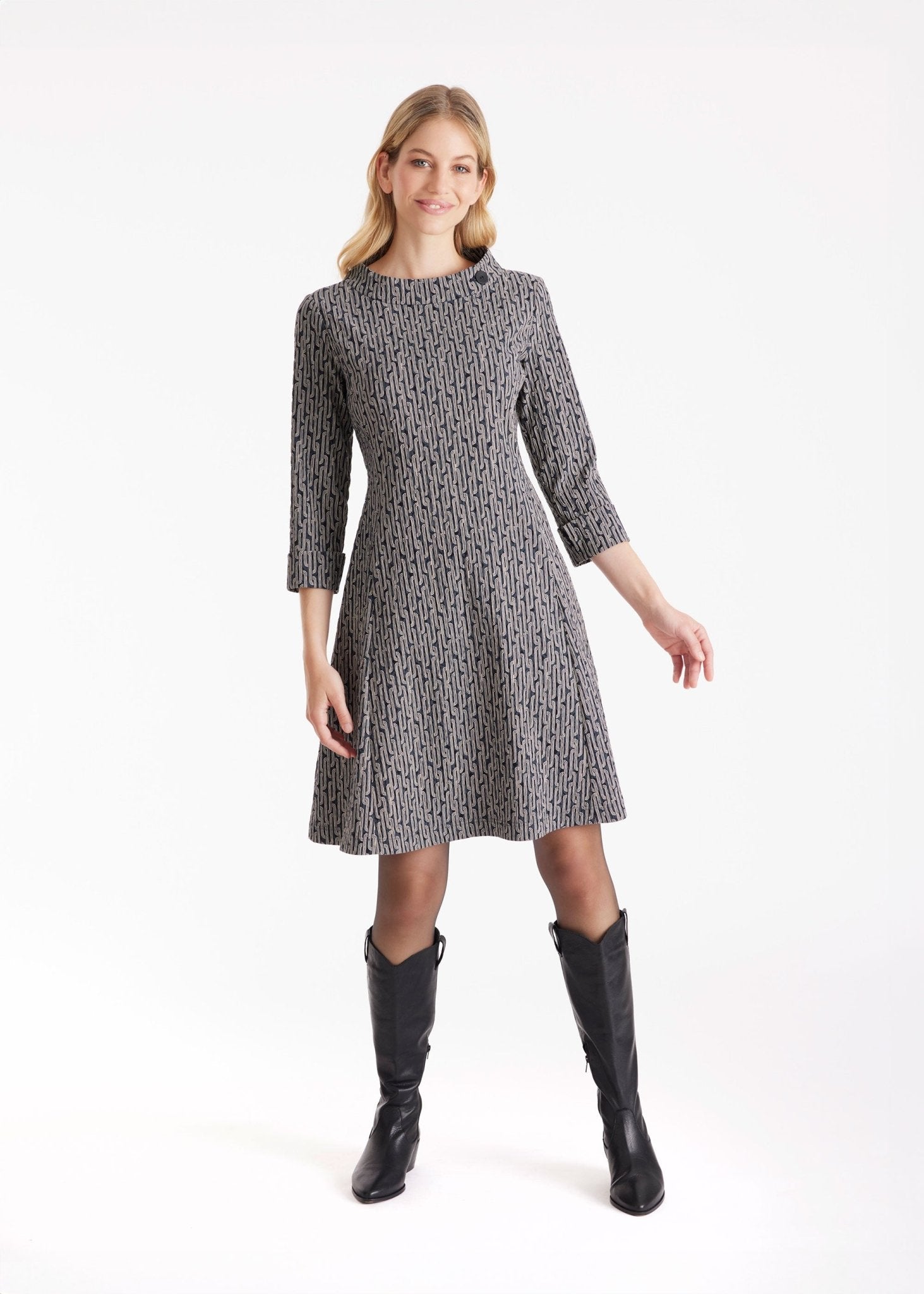 Ausgestelltes Kleid EMOLIA mit Stehkragen - FOX'S - Fashion
