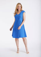 Ausgestelltes Kleid MUNGA mit V - Ausschnitt und kurzem Arm - FOX'S - Fashion