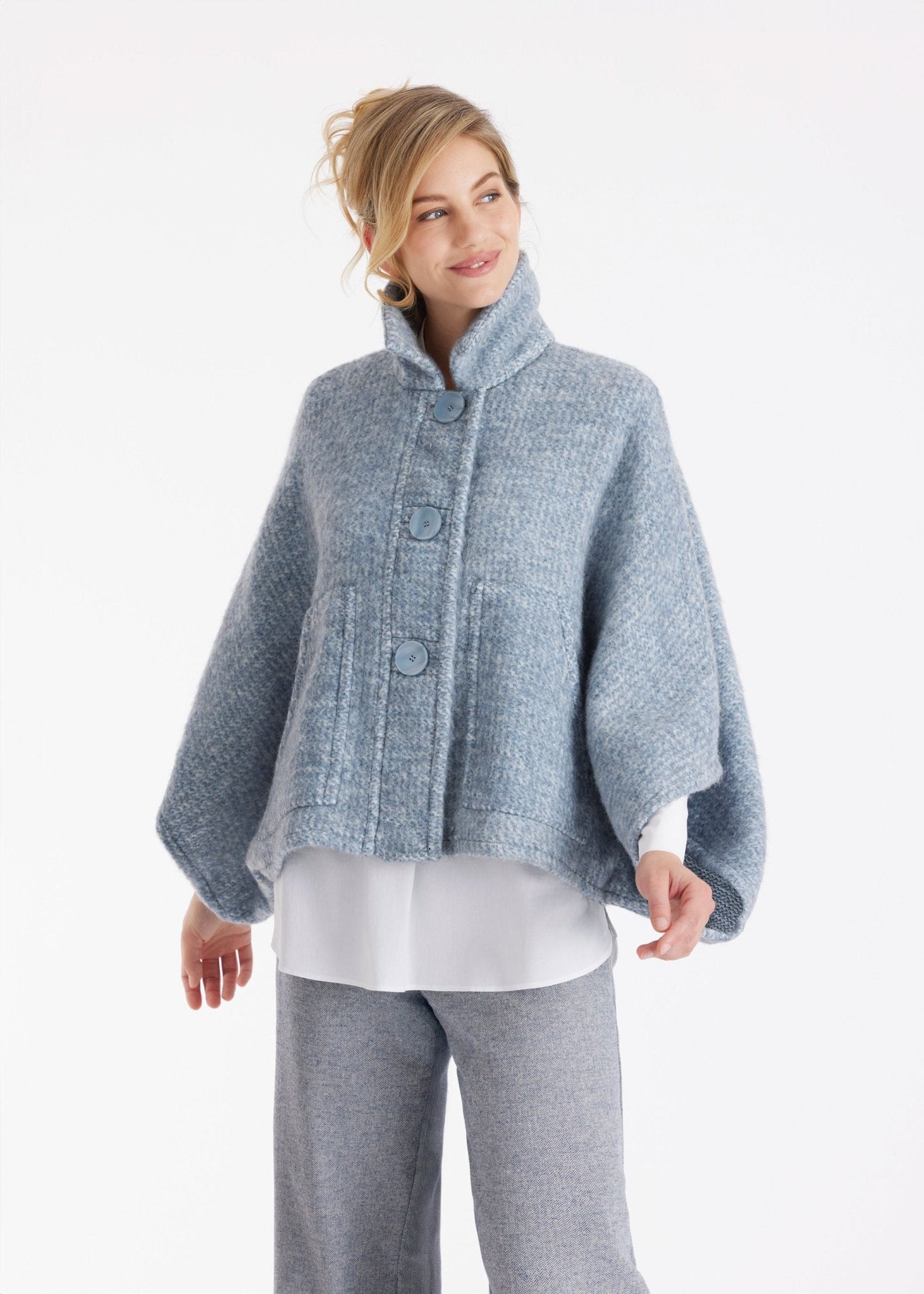 Cape YAMYKA mit Kragen und Knopfleiste - FOX'S - Fashion