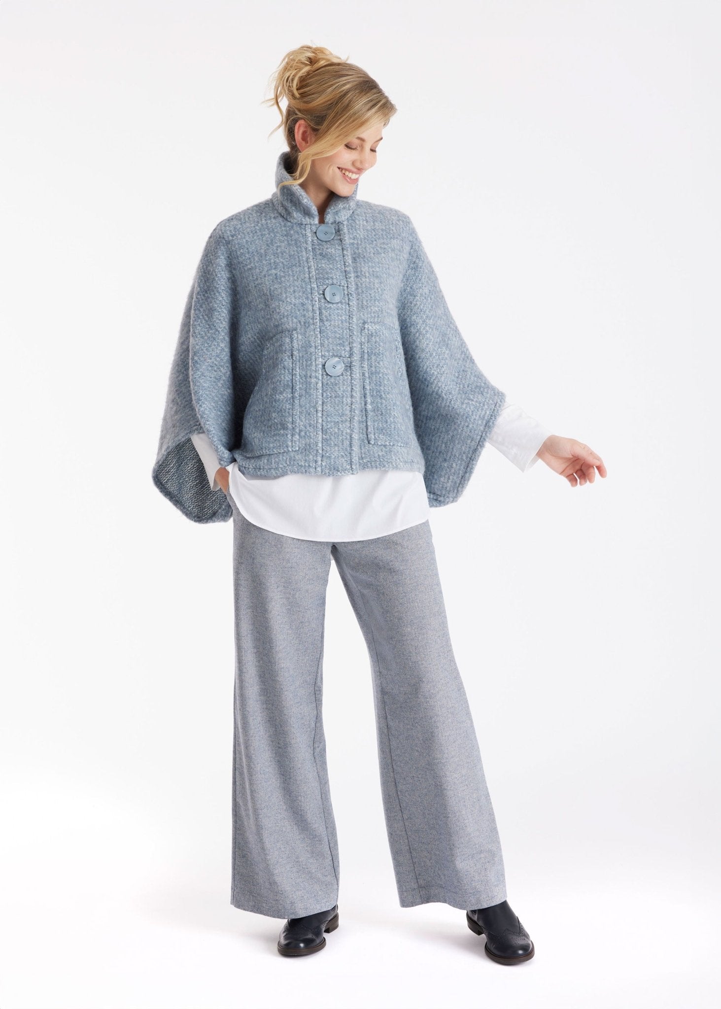 Cape YAMYKA mit Kragen und Knopfleiste - FOX'S - Fashion