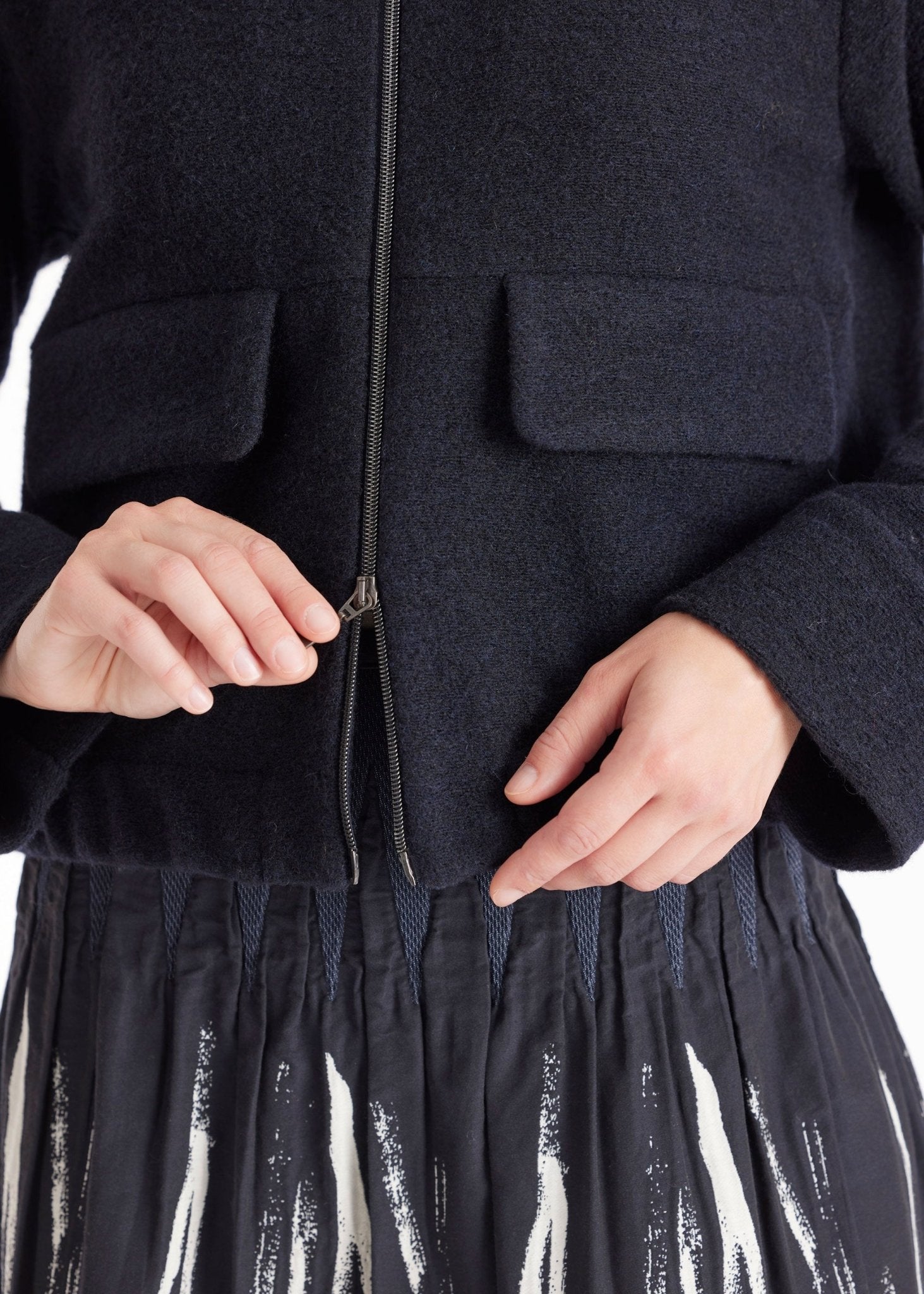 Kurze Jacke MARIERA mit Kragen und Reißverschluss - FOX'S - Fashion