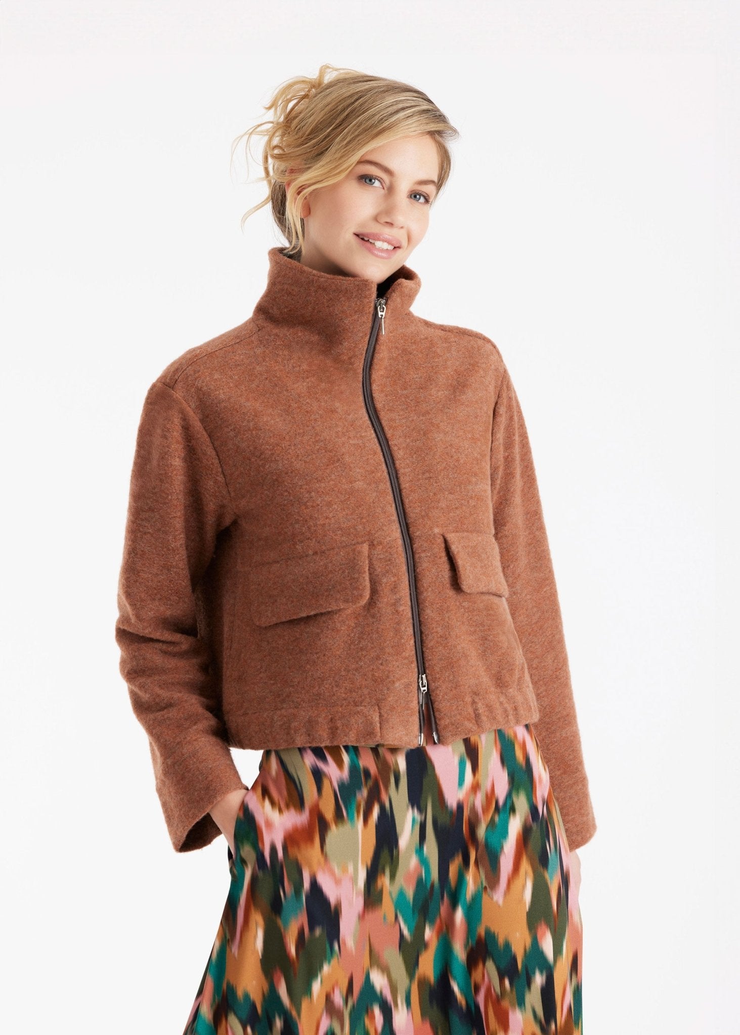 Kurze Jacke MARIERA mit Kragen und Reißverschluss - FOX'S - Fashion