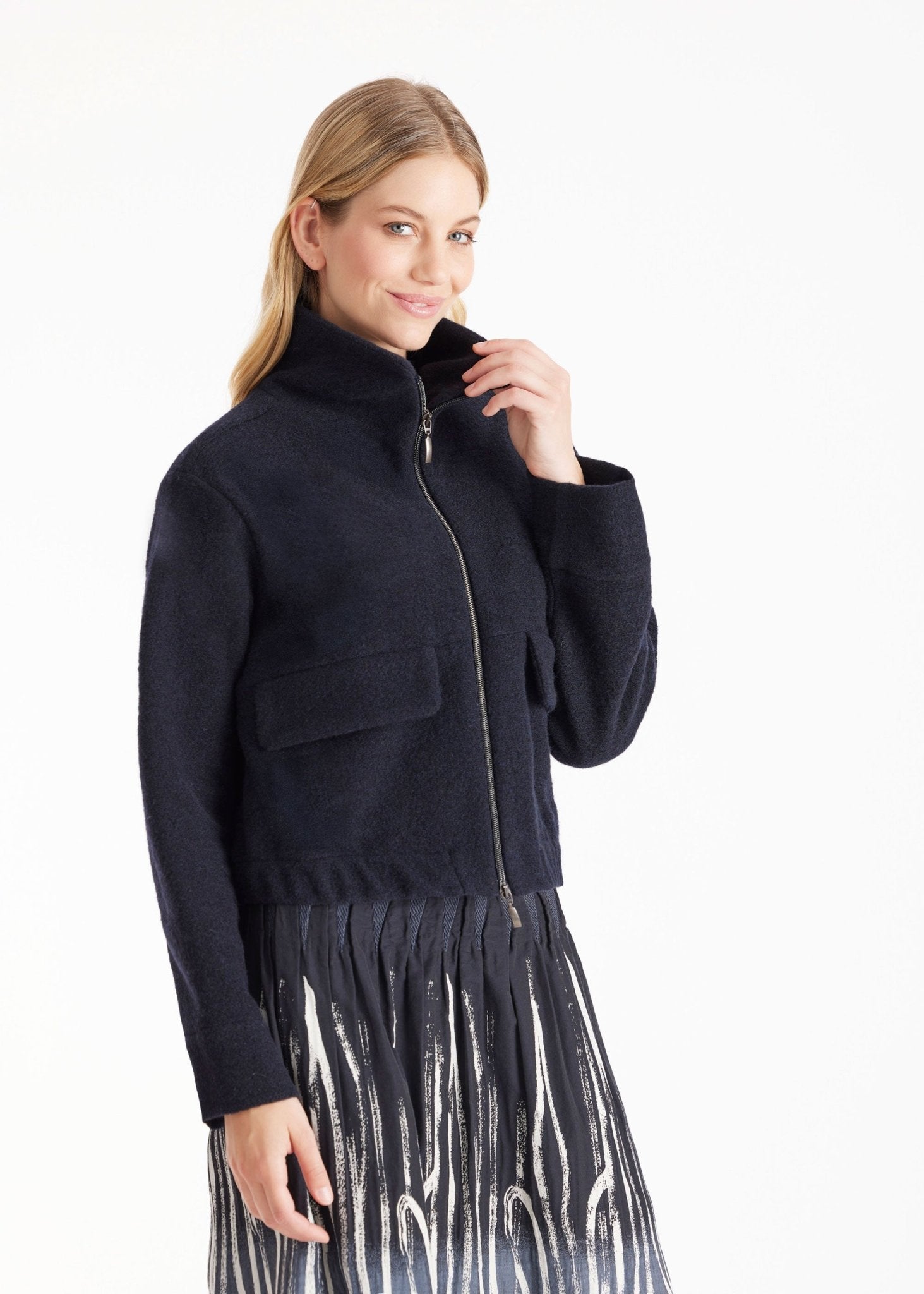 Kurze Jacke MARIERA mit Kragen und Reißverschluss - FOX'S - Fashion