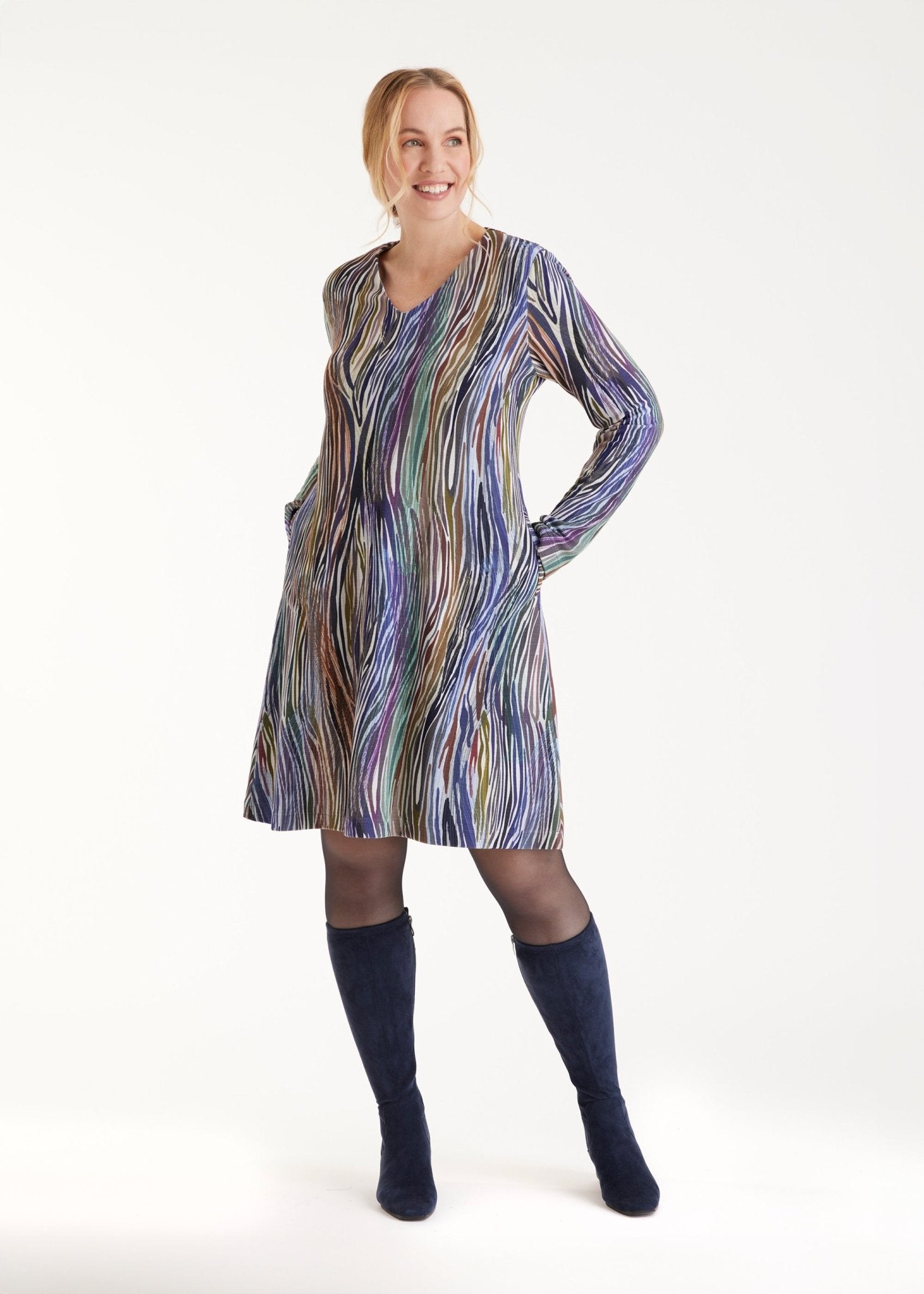 Kurzes Kleid ARAPA aus Viskose mit V - Ausschnitt - FOX'S - Fashion