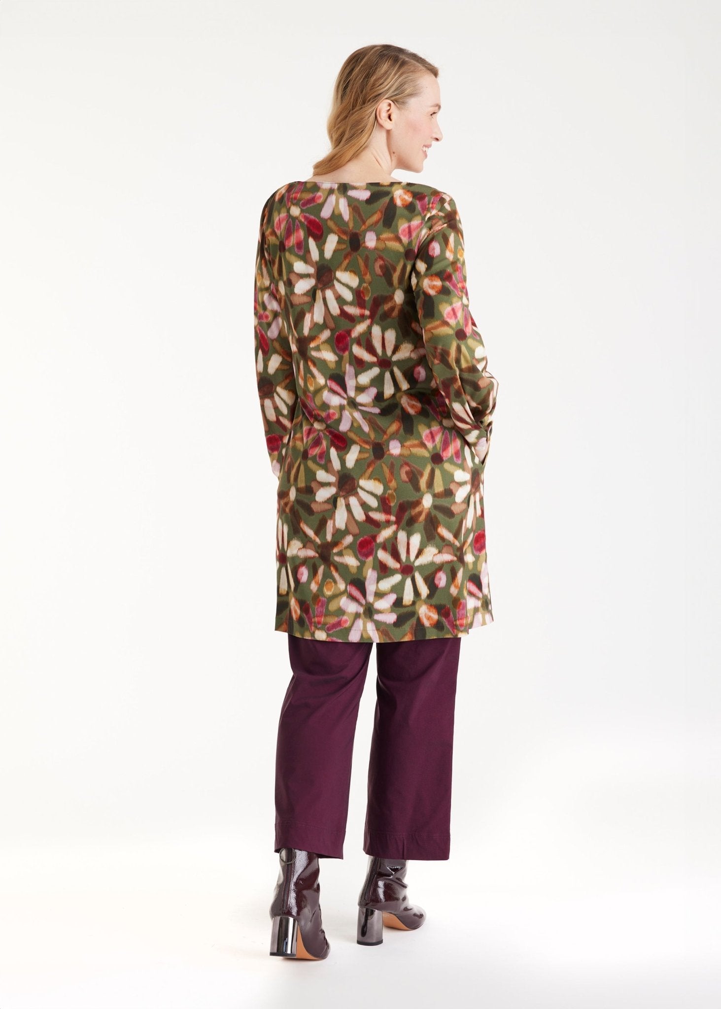 Kurzes Kleid NABYLIA mit U - Boot - Ausschnitt - FOX'S - Fashion
