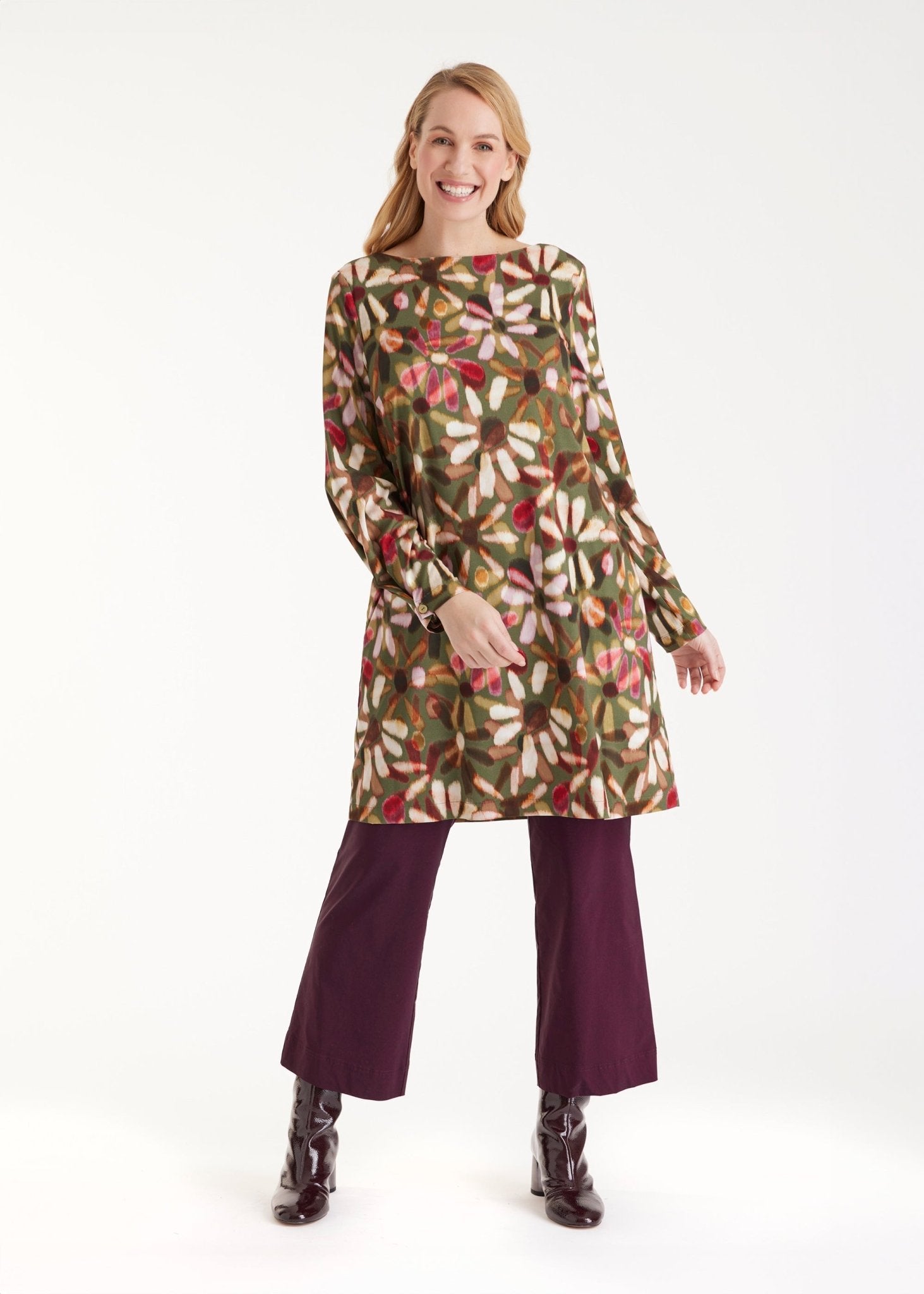 Kurzes Kleid NABYLIA mit U - Boot - Ausschnitt - FOX'S - Fashion