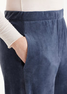 Hose WACORHO aus Cord mit lockerem Bein und Eingrifftaschen in Blau