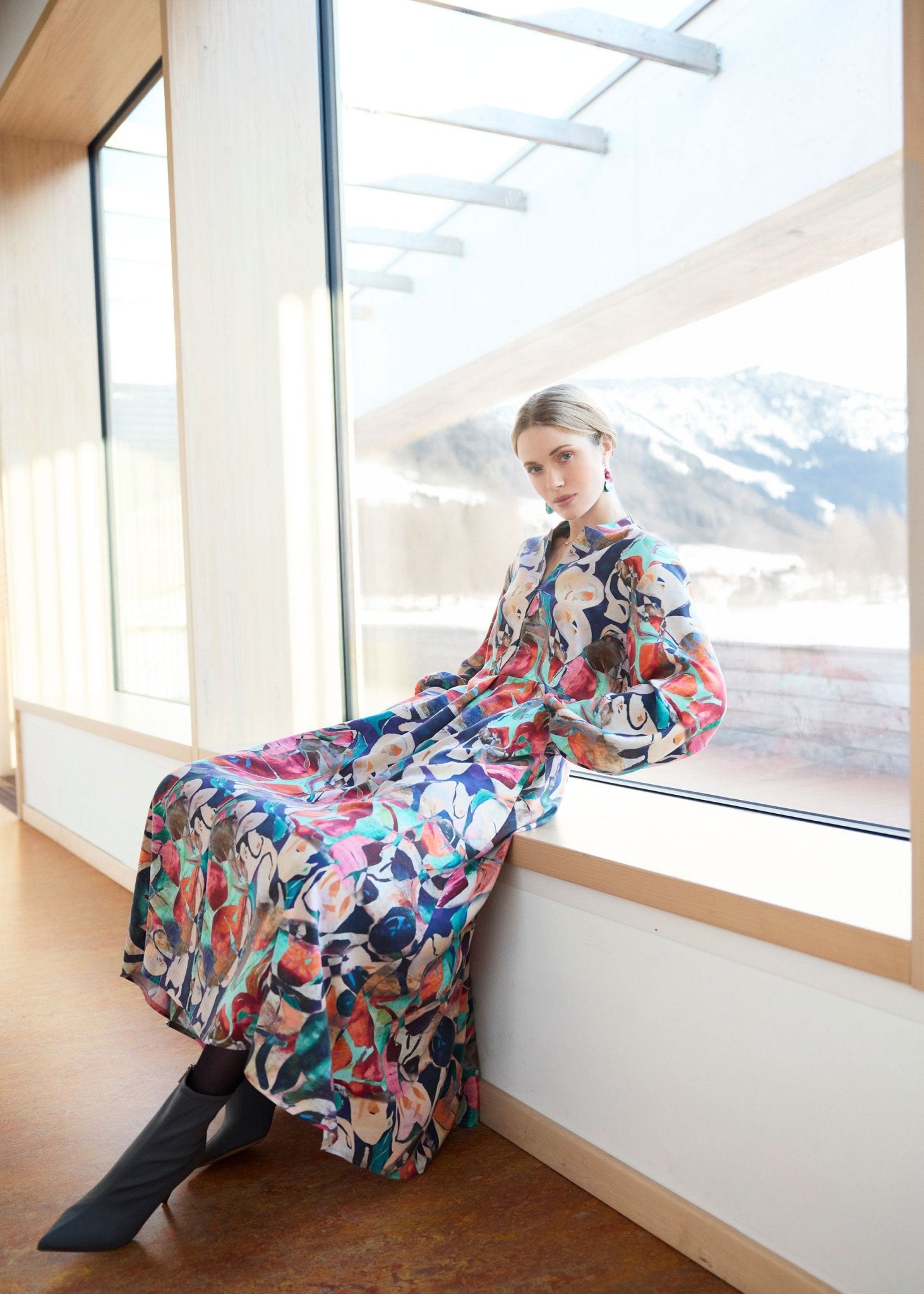 Langes Kleid DYOTI aus Tencel mit V - Ausschnitt - FOX'S - Fashion
