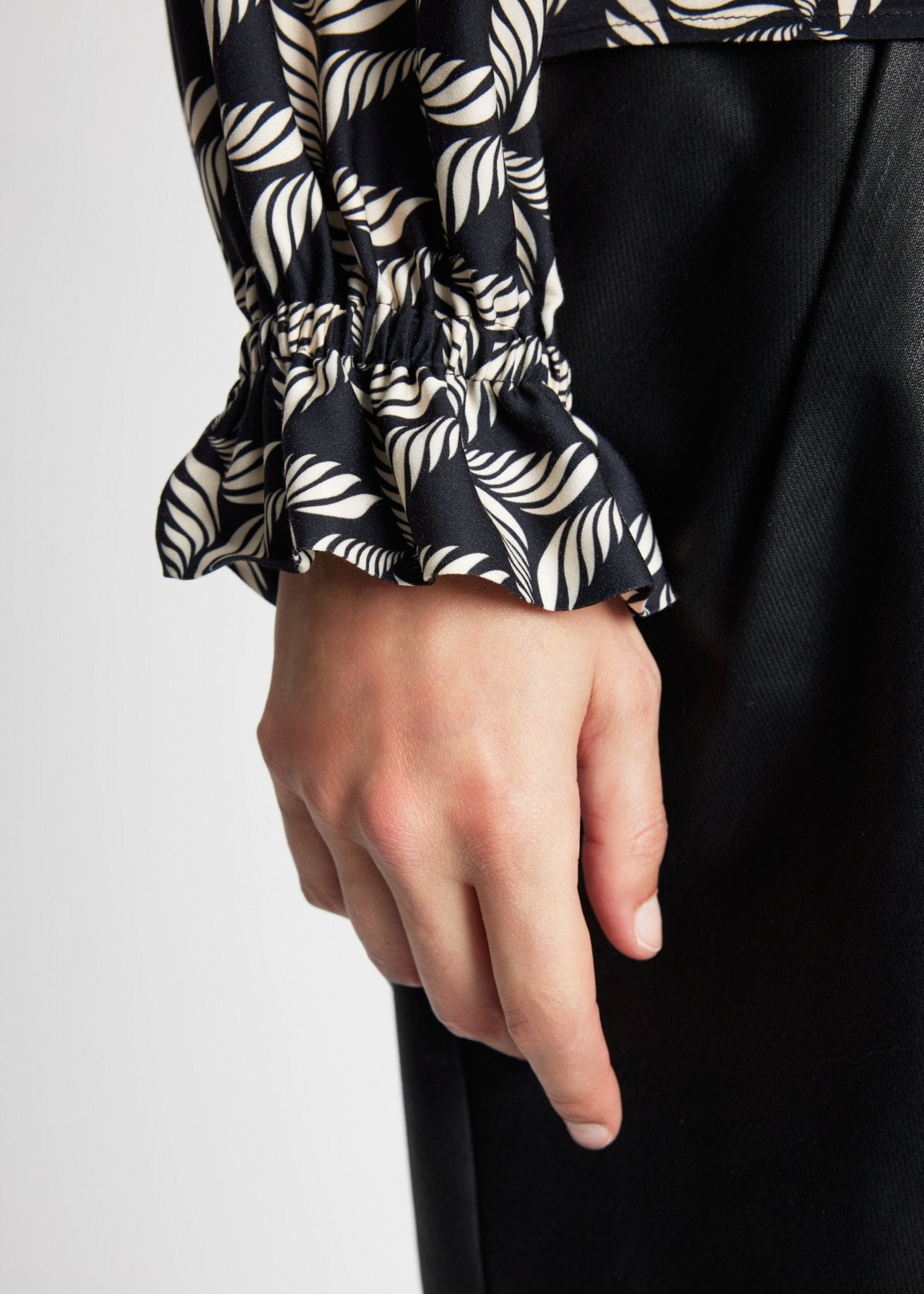 Legere Bluse VALYRA aus 100 % Viskose - FOX'S-Fashion