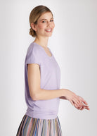 Legeres Shirt CIKUNA mit Rundhals und kurzen, überschnittenen Ärmeln in Flieder