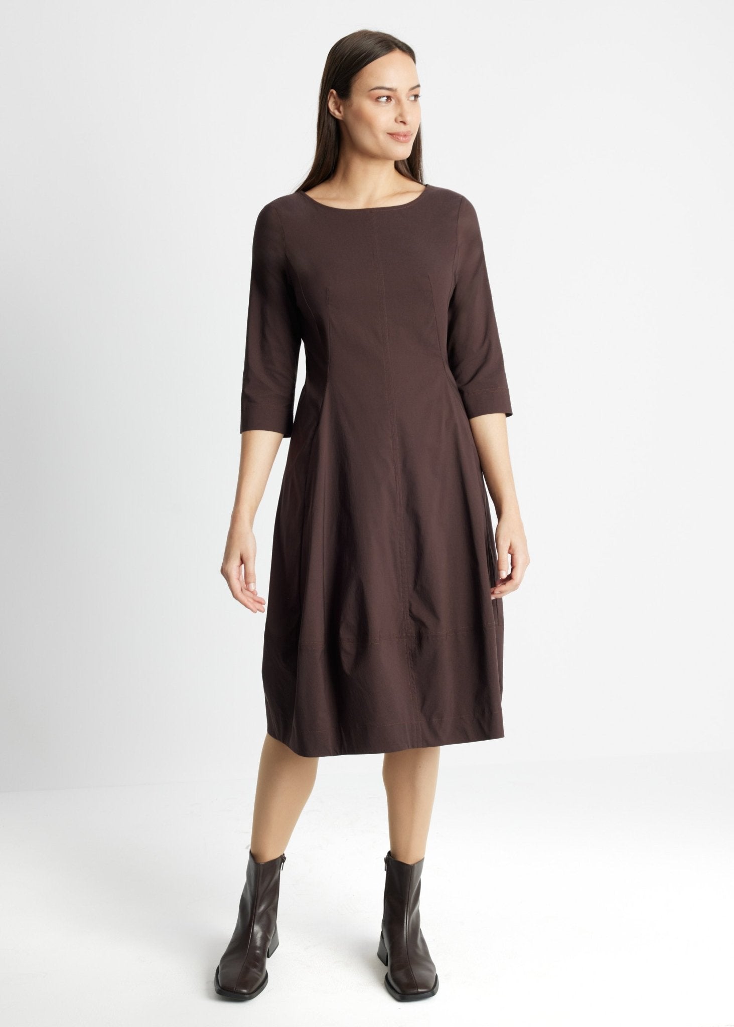 Midi-Kleid JAROBO aus Viskose-Mix mit leichter O-Form - FOX'S-Fashion