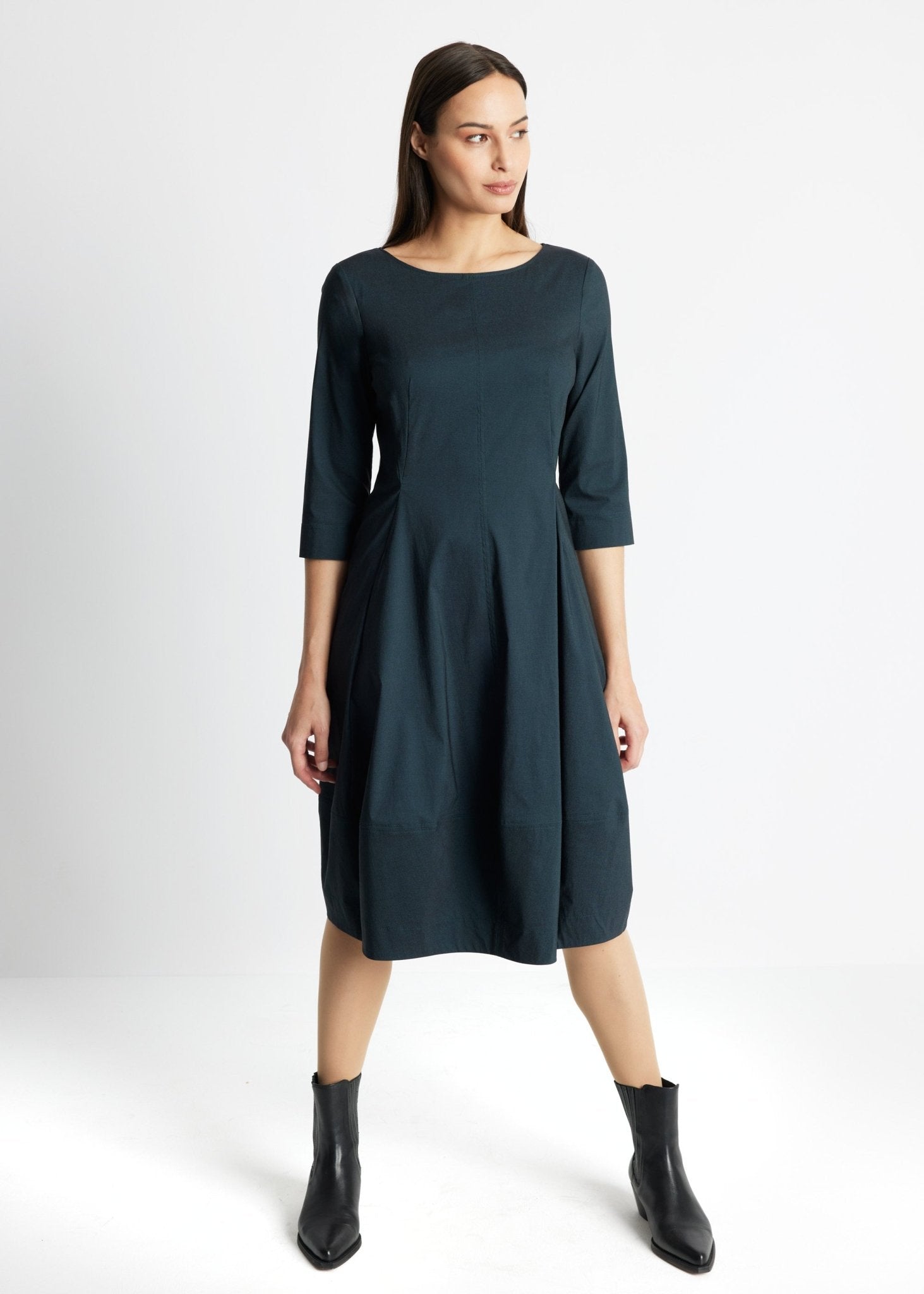 Midi-Kleid JAROBO aus Viskose-Mix mit leichter O-Form - FOX'S-Fashion