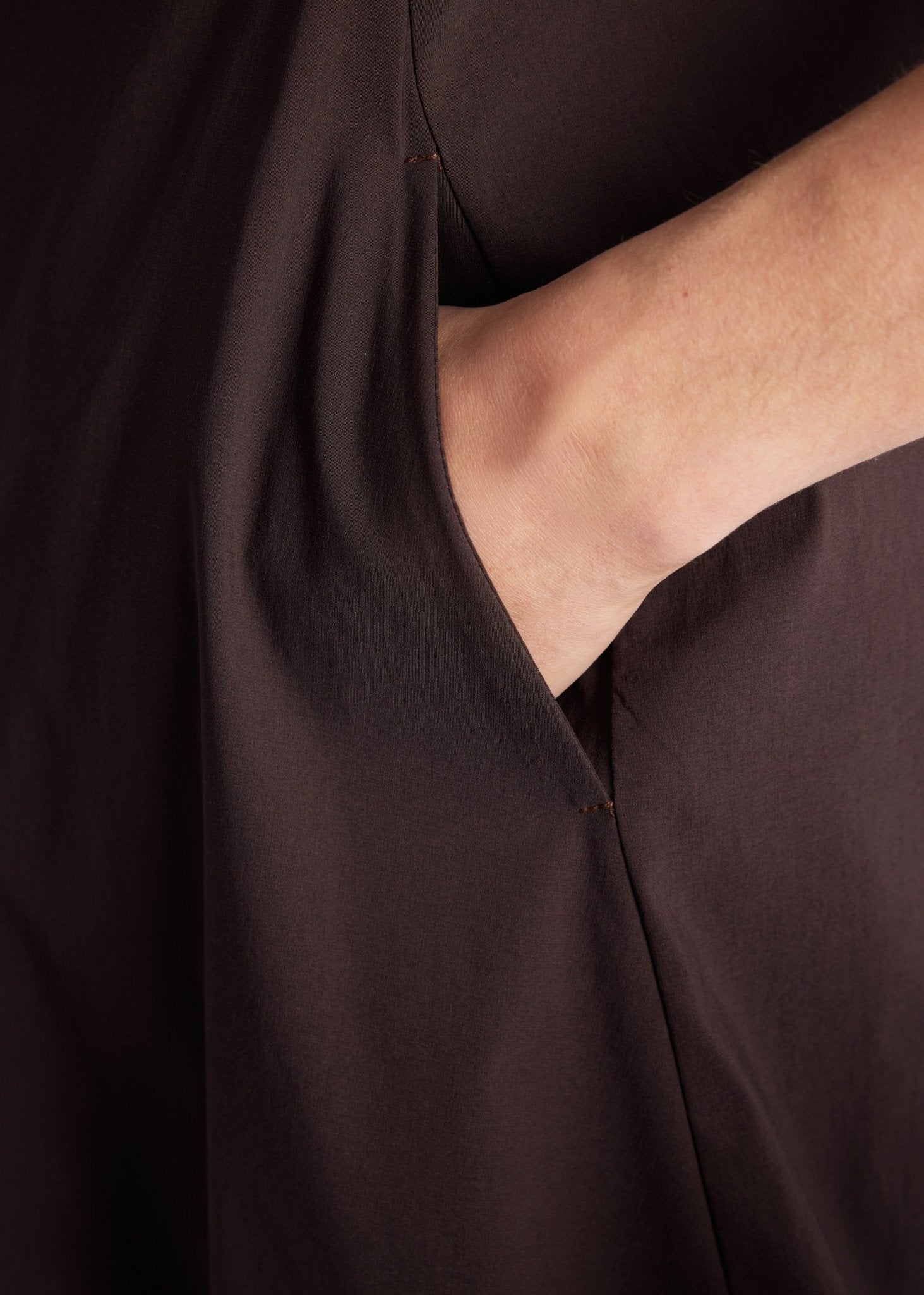 Midi-Kleid JAROBO aus Viskose-Mix mit leichter O-Form - FOX'S-Fashion