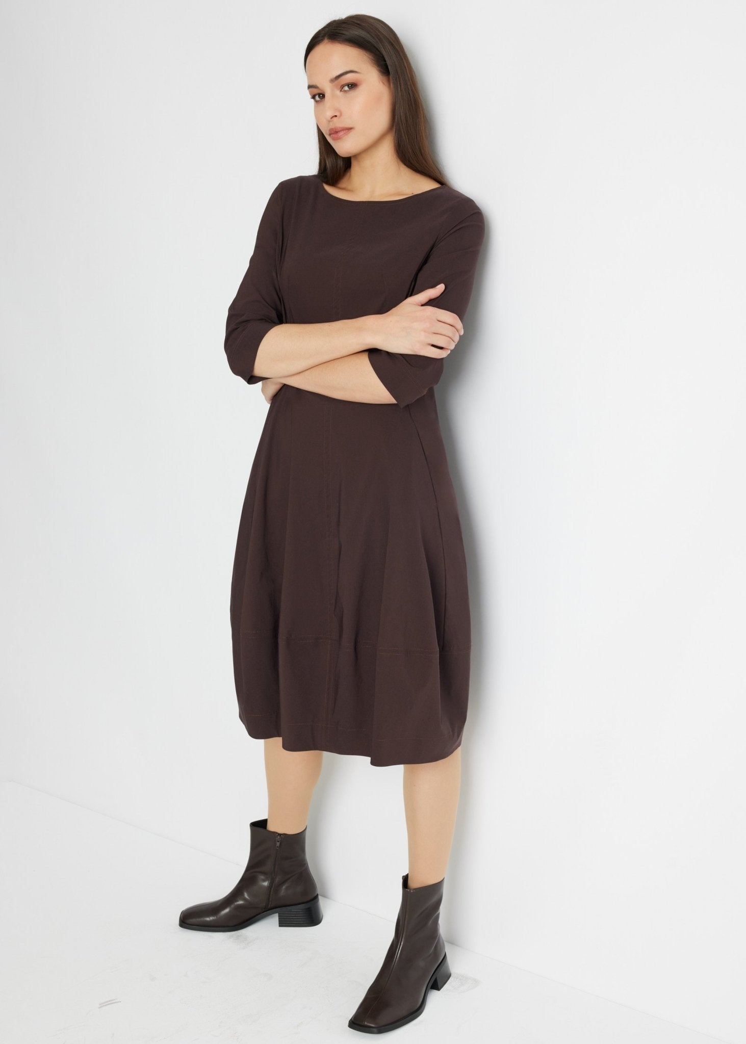 Midi-Kleid JAROBO aus Viskose-Mix mit leichter O-Form - FOX'S-Fashion